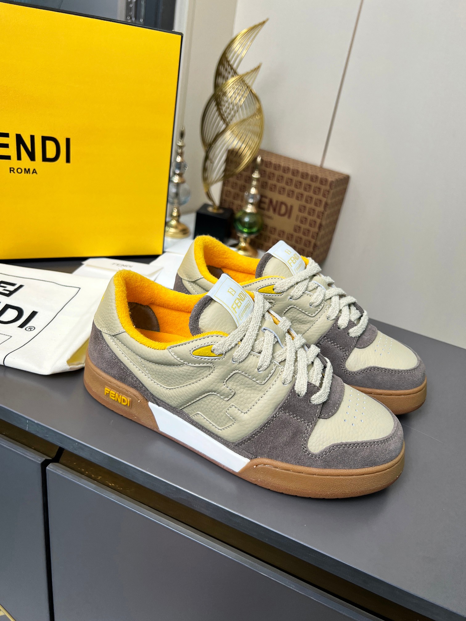“Fendi Fendish 2025 Fall Winter Sneakers Collection with Retro Designs and Comfortable Features” - 图片 2