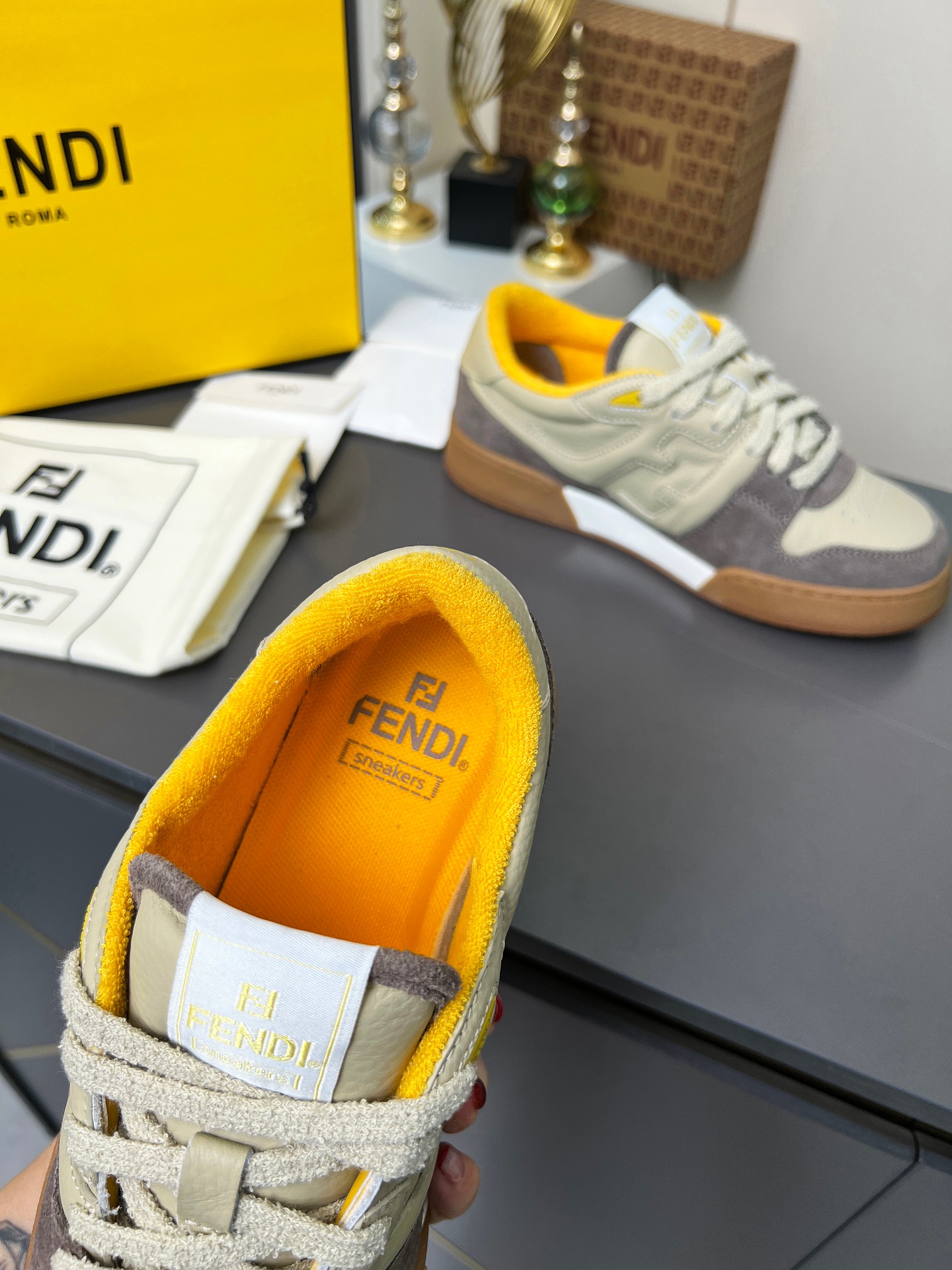 “Fendi Fendish 2025 Fall Winter Sneakers Collection with Retro Designs and Comfortable Features” - 图片 6