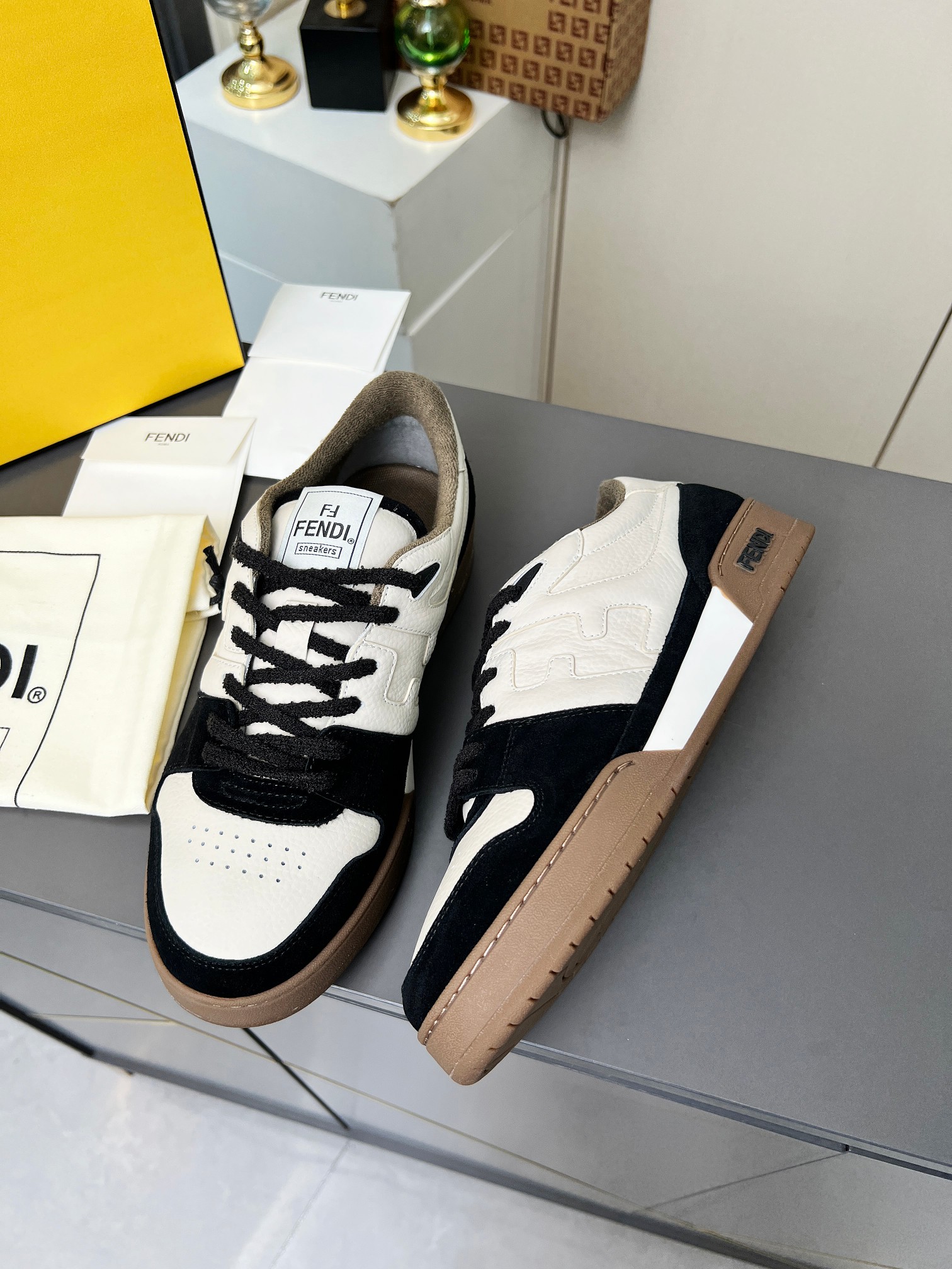 “Fendi Fendish 2025 Fall Winter Collection: Stylish Sneakers for 35-45 Spouses | Designer Kim Jones” - 图片 4