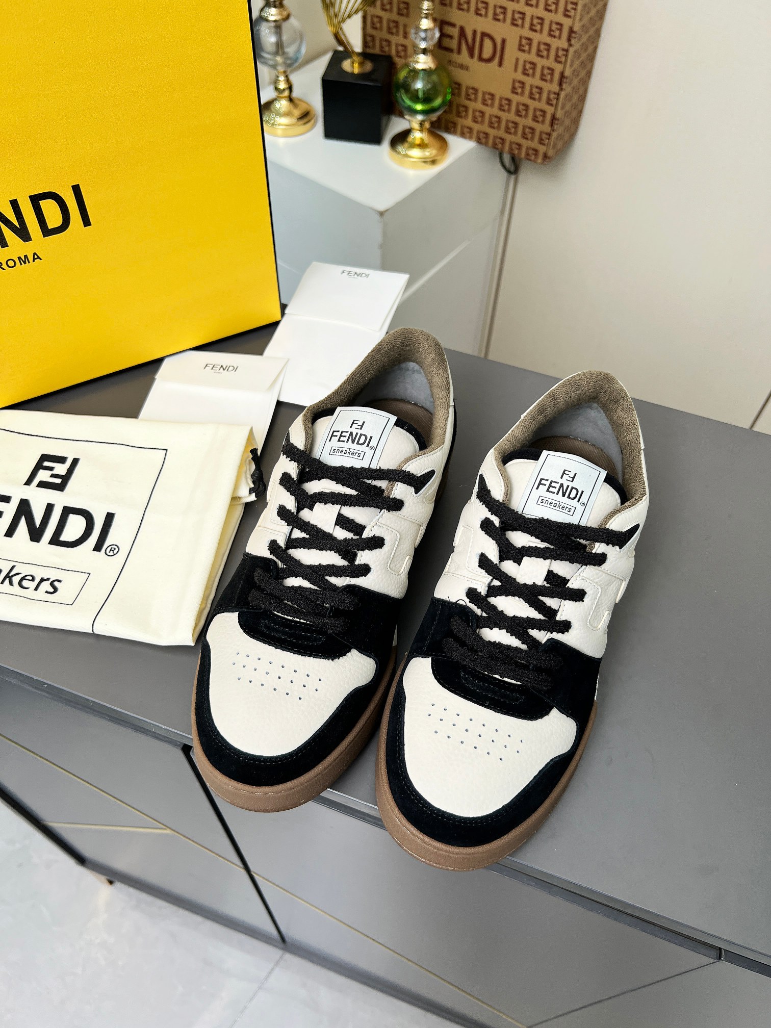 “Fendi Fendish 2025 Fall Winter Collection: Stylish Sneakers for 35-45 Spouses | Designer Kim Jones” - 图片 3