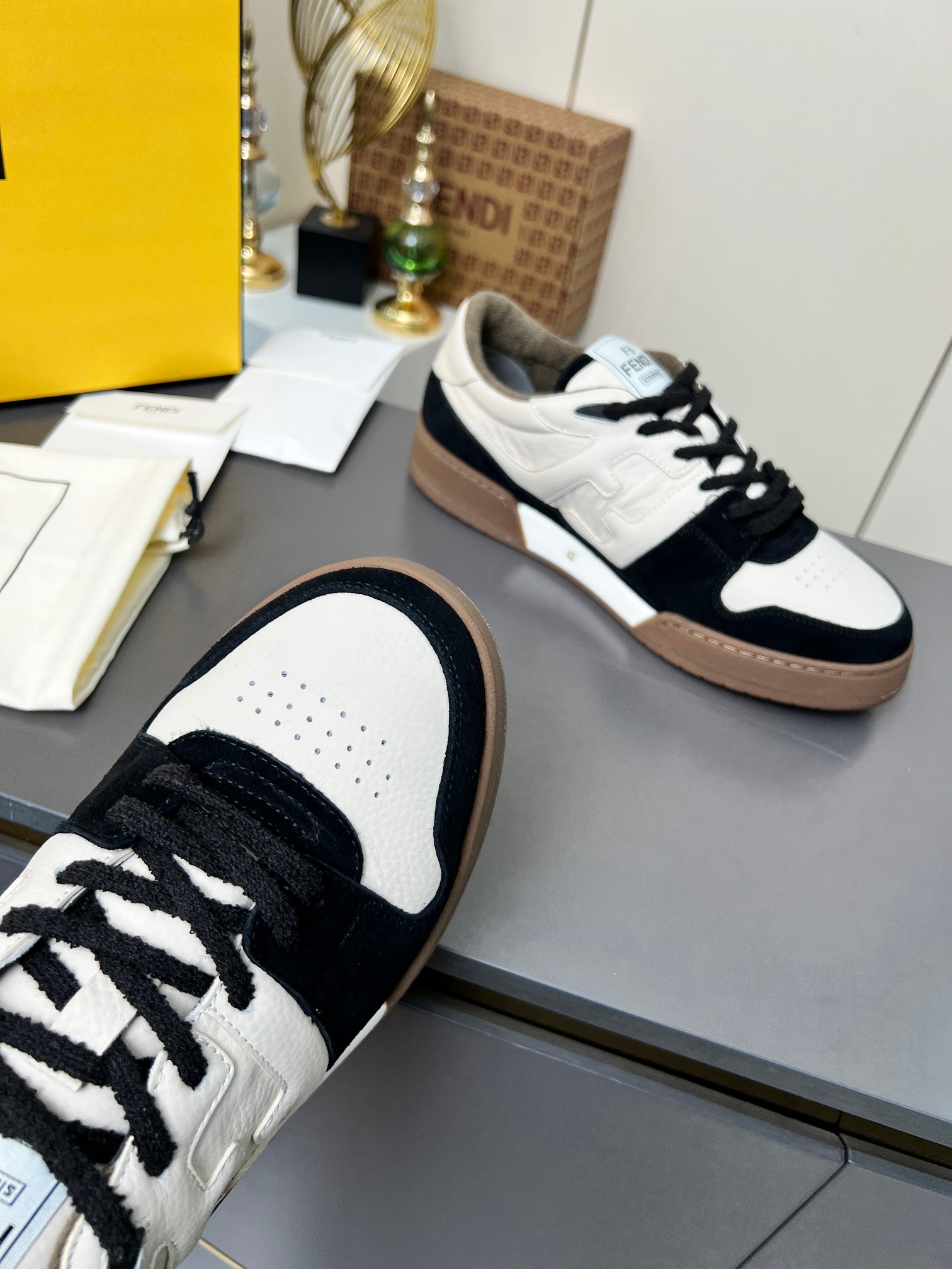 “Fendi Fendish 2025 Fall Winter Collection: Stylish Sneakers for 35-45 Spouses | Designer Kim Jones” - 图片 5
