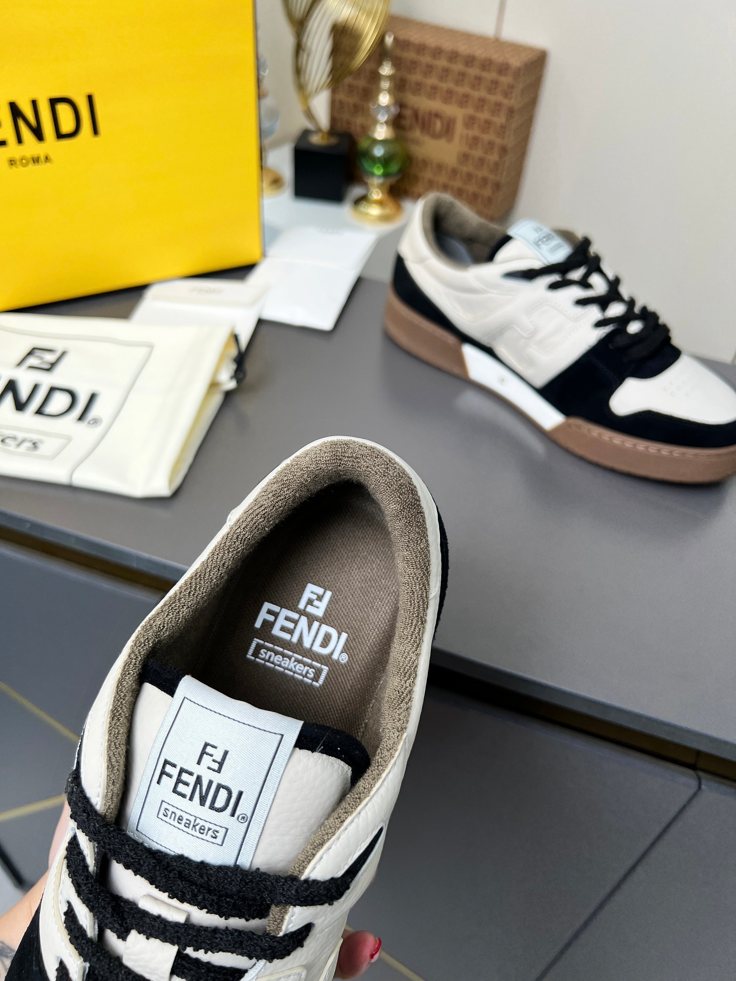 “Fendi Fendish 2025 Fall Winter Collection: Stylish Sneakers for 35-45 Spouses | Designer Kim Jones” - 图片 6