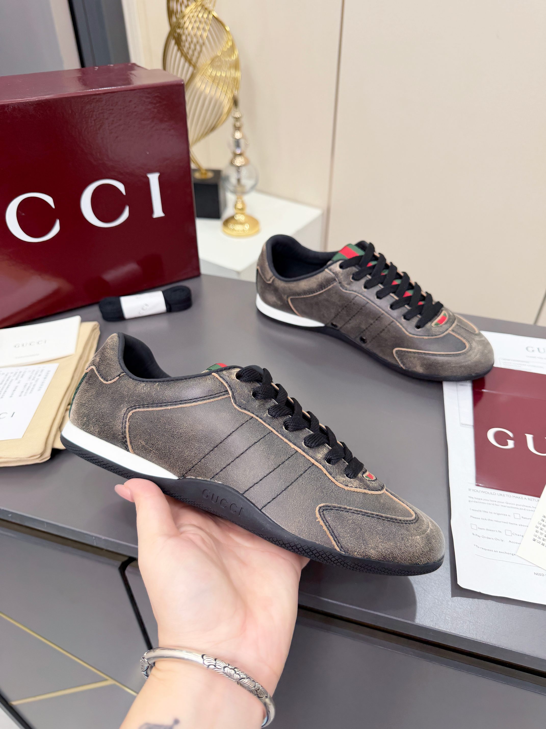 Gucci Sneakers