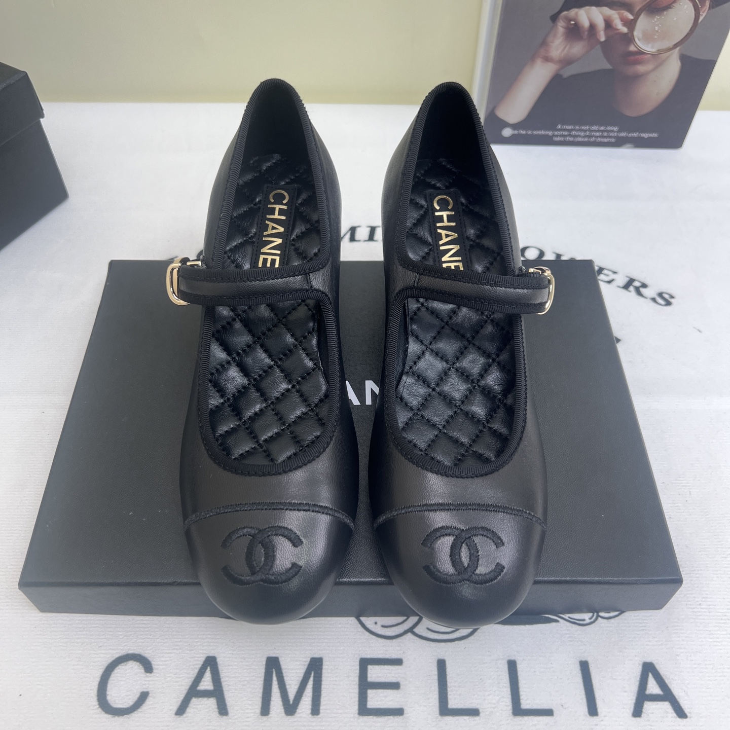 NO:250234,Xiangjia Chane 25 Mary Jane Ballet Single Shoes Showcase Upper fabric original one to one sheepskin satin, sheepskin, original one to one super beautiful ballet shoes imported from the inner lining imported flat soft grain cowhide inner water dyed sheepskin footbeds outsole original Italian translucent leather outsole shoe size 34-41, 34.40.41. Custom made full set of counter synchronous packaging, ballet shoes, chanel, chanel, mary jane, cowhide, sheepskin, silk fabric, Leather soles19860909香家chane 25款玛丽珍芭蕾舞单鞋走秀款 鞋面面料原版一比一羊皮绸缎,羊皮里,原版一比一开超美芭蕾舞鞋 内里进口平整柔软粒面牛皮内里水染羊皮垫脚 大底原版意大利透染真皮大底 鞋码34-41,34.40.41.定做 全套专柜同步包装,芭蕾舞鞋,chanel,chanel,mary jane,cowhide,sheepskin,silk fabric,Leather soles,Women's Shoes