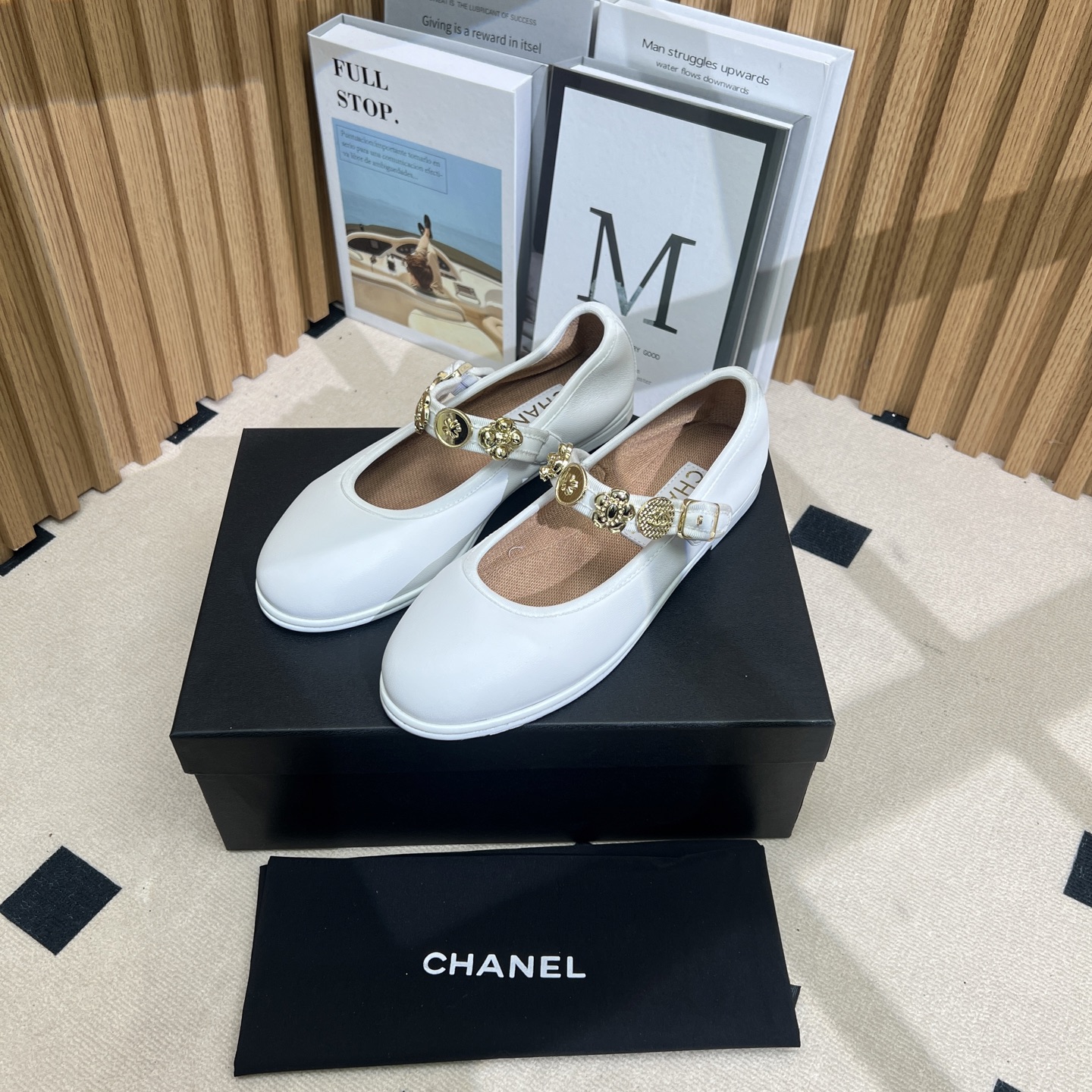 NO:250191,Xiaoxiang official website synchronized high version CHANEL 2025 Chanel top Mary Zhen_____________________________ Spring and Autumn Xiangjia must-have hot products, goddess series, with the elegant and famous temperament of Xiangjia, super durable, irresistible, heart-wrenching... Imported sheepskin on the upper, imported velvet in the inner foot (the original version is consistent) Original model opening, genuine leather soles Standard code 35-40 40 41 custom made no return or exchange), Mary Zhen, chanel, chanel, chanel, mary jane, sheepskin, Leather soles19860909小香官网同步高版本 CHANEL 2025香奈儿顶级玛丽珍__________________ 春秋季香家必备爆款,女神系列,拥有香家特色优雅名媛气质,超级耐看,让人无法抗拒,心动ing…… 鞋面进口羊皮 内里脚进口丝绒（原版一致） 原模开版,真皮大底 标准码 35-40 40 41定做不退换）,玛丽珍,chanel,chanel,chanel,mary jane,sheepskin,Leather soles,Women's Shoes