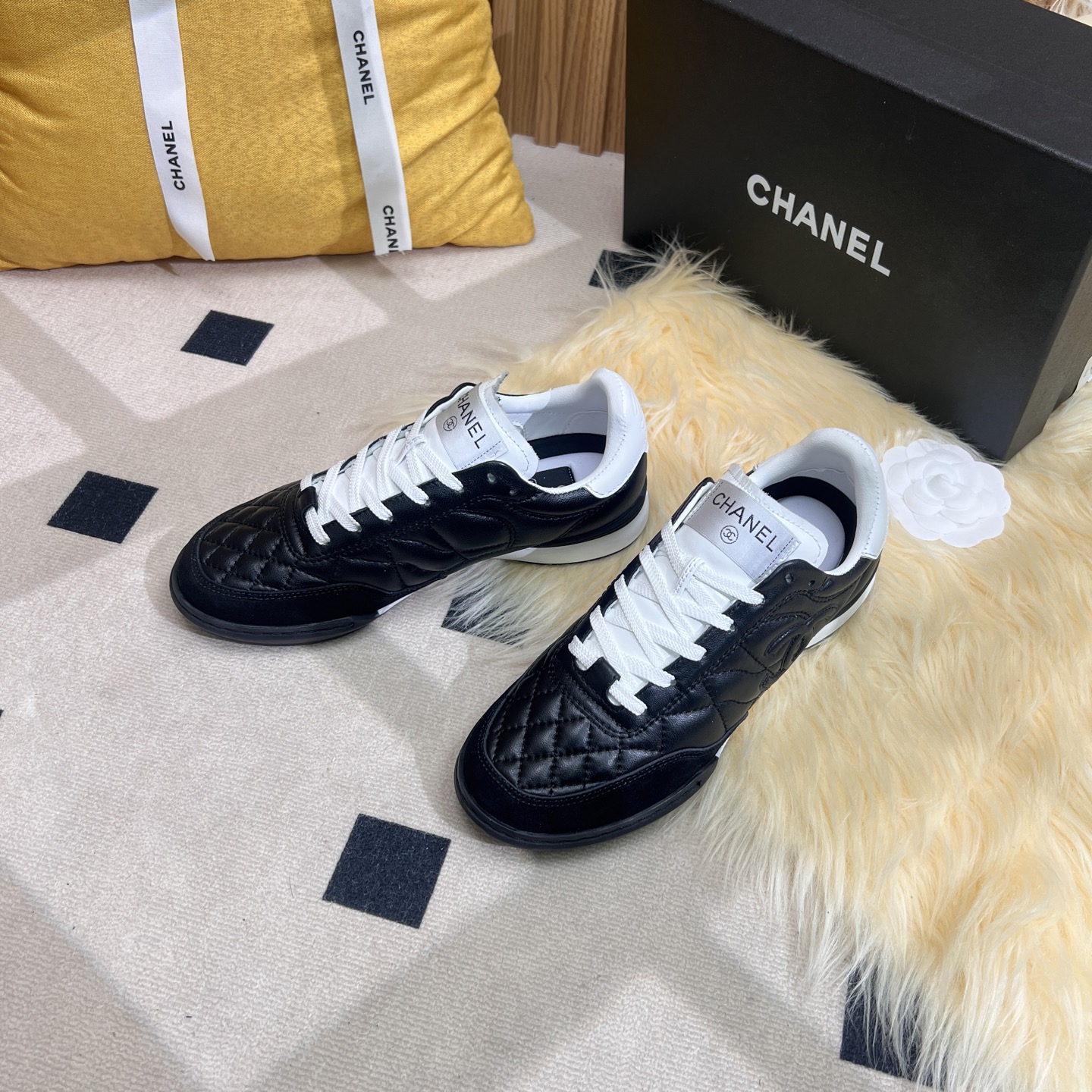 NO:251122,Chanel 24A Xiaoxiang’s latest diamond baseball shoes and sneakers!  The upper is original lambskin diamond car line craftsmanship, expensive baseball shoes, the foot feel is very light and comfortable, and all materials are customized according to the original version!  Size: 35-39 (ordered by 40/41), casual shoes/sports shoes, chanel, sneakers, sheepskin19860909Chanel 24A小香最新菱格棒球鞋运动鞋！ 鞋面原版小羊皮菱格车线工艺,贵气十足的棒球鞋,脚感非常轻盈舒适,所有材料均按照原版定制！ Size:35-39（40/41订）,休闲鞋/运动鞋,chanel,sneakers,sheepskin,Women's Shoes