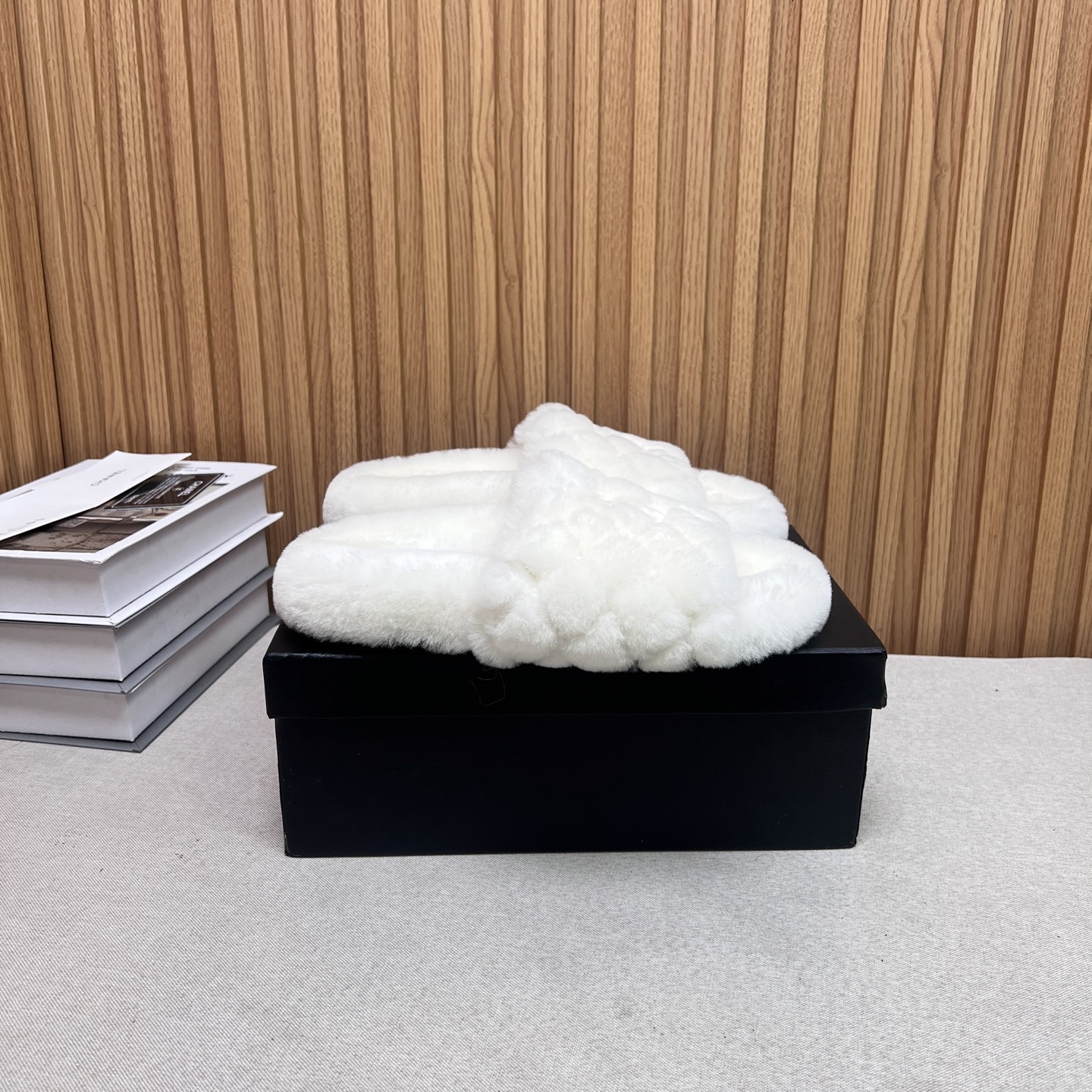 NO:446047,The latest color matching of Xiaoxiangjia hot products in 2025ss official website and Xiaohongshu are launched in a hotly manner, with an upgraded version of the workmanship, high quality!   The latest fashion trend of the latest wool-wool-drag, the super versatile warm sole on the feet, the heroine's favorite [Fireworks] [Fireworks] Upper wool rubber sole 5 sizes 35-41 sizes, [Note 40+41 custom made], wool shoes, chanel198609092025sss官网、小红书同步最新配色小香家爆款火热上线,做工升级版,高品质！  时尚潮流最新款毛毛拖,上脚超百搭暖底,女主们的最爱[烟花][烟花] 鞋面羊毛 橡胶大底 5码数35-41码,【注40+41订做】,毛毛鞋,chanel,Women's Shoes