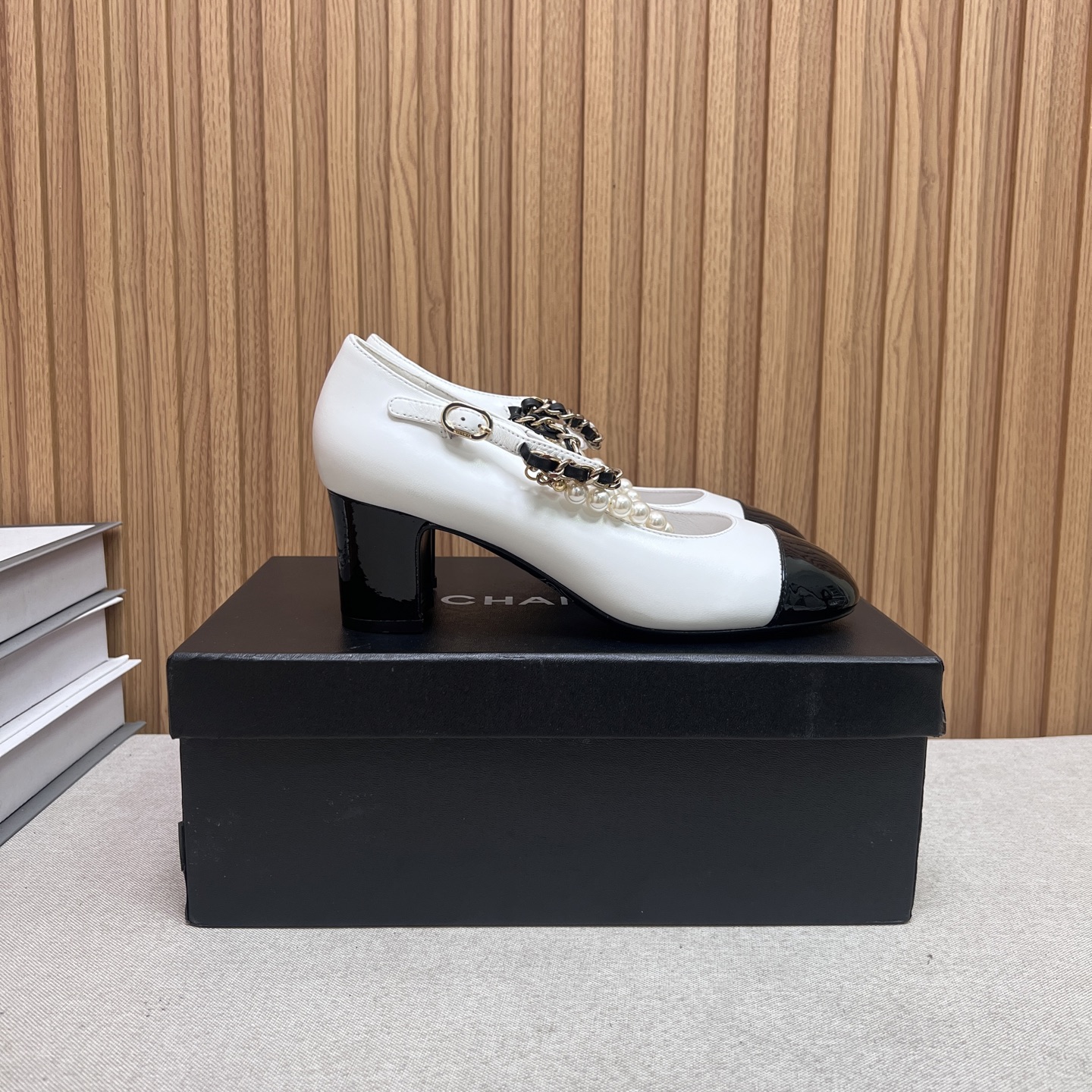 NO:486773,2025★★★★★★ Many celebrities are here to watch, a versatile series that domestic and foreign bloggers are popular. A must-have for spring and summer wardrobe matching. First choice. Xiangjia exclusive upper sheepskin inner lining: sheepskin, original mold-open custom leather sole Shoe size: 35-39 (34, 40, 41, custom made without return), Mary Zhen, Chanel, mary jane, sheepskin, Leather soles198609092025★★★★★ 众多明星网红上脚,国内外博主刷爆的一个百搭系列,春夏衣橱搭配必备 首选.香家专属 鞋面羊皮  内里: 羊皮 大底原版开模定制真皮大底 鞋码: 35-39（34、40、41、定做不退换）,玛丽珍,chanel,mary jane,sheepskin,Leather soles,Women's Shoes