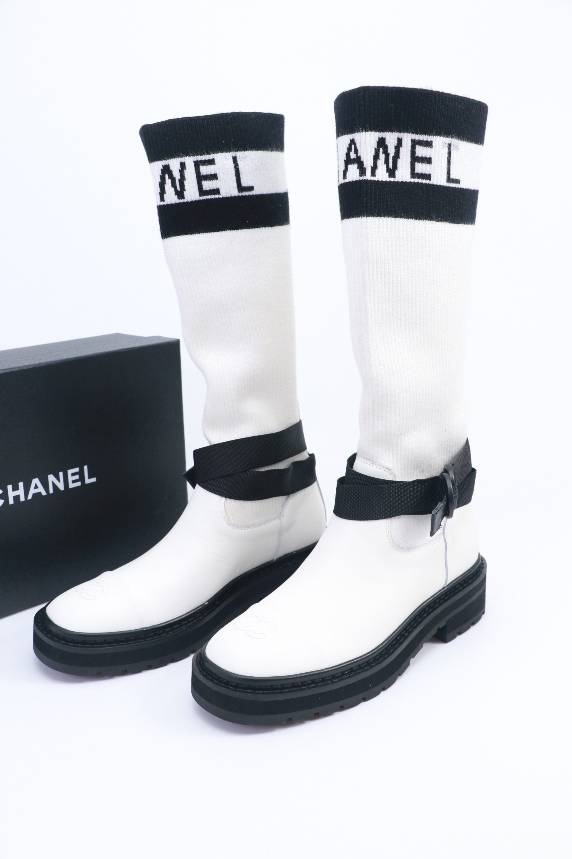 NO:559175,Chanel Chanel small fragrant style sock boots knitted wool elastic boots Original elastic fly knit uppers Foot pads Sheepskin soles Rubber bottoms Size 35-39 (40 can be customized and non-refundable), boots, chanel, chanel, boots, sheepskin, socks19860909Chanel香奈儿小香风袜子靴针织毛线弹力靴 鞋面原版弹力飞织 垫脚羊皮 鞋底橡胶底 码数35-39 (40可订做不退换),靴子,chanel,chanel,boots,sheepskin,socks,Women's Shoes