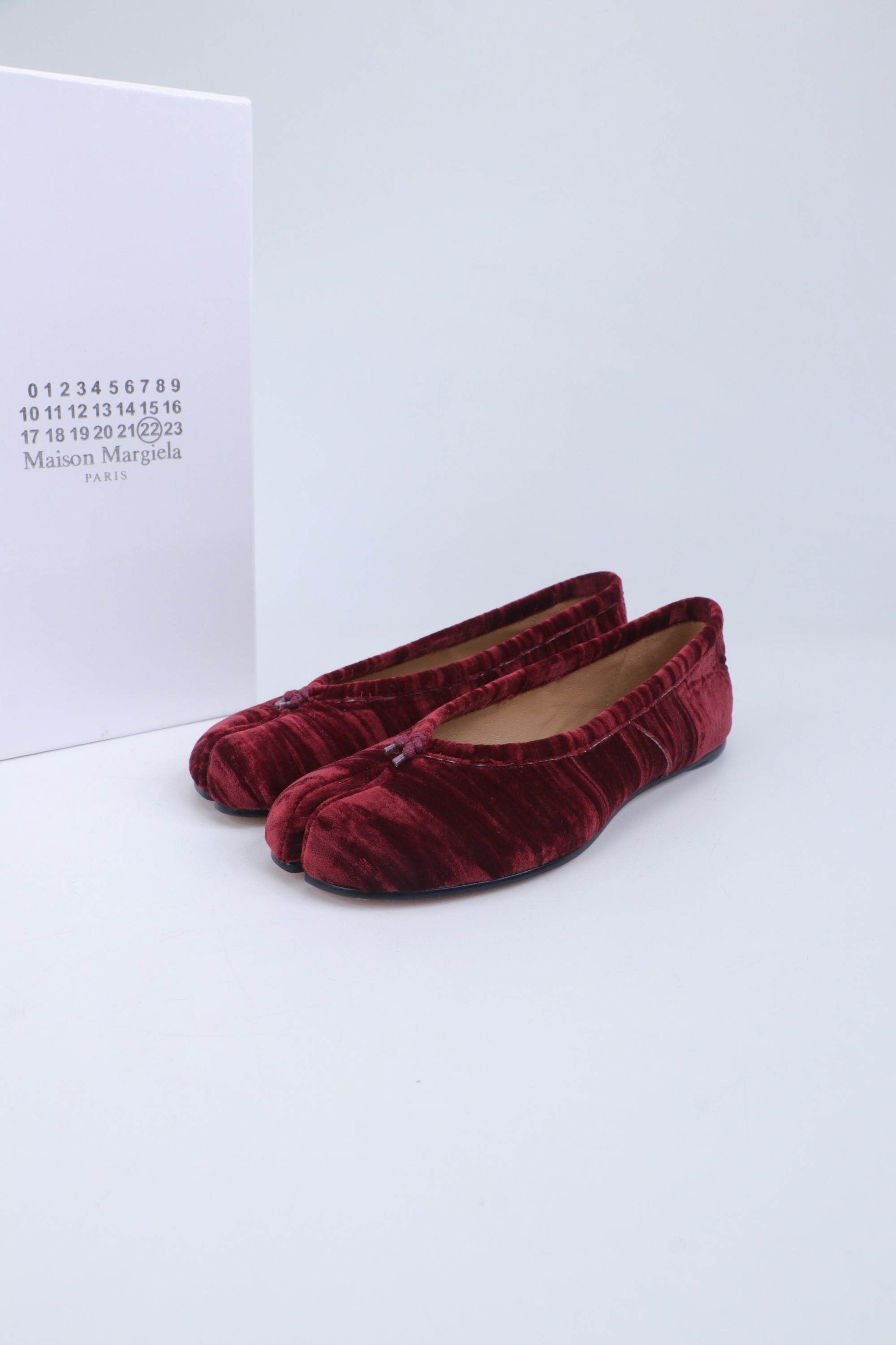 NO:706322,High quality!  Maison Margiela MM6 split-toe shoes Tabi Italian vegetable-tanned sheepskin!  Big bottom!  Genuine leather outsole Size: 35-39 4041 custom-made, split-toe shoes, masion margiela, sheepskin, Leather soles19860909高定品质！Maison Margiela MM6分趾鞋 Tabi 意产植鞣羊皮！ 大底！真皮大底 Size:35-39 4041定做,分趾鞋,masion margiela,sheepskin,Leather soles,Women's Shoes