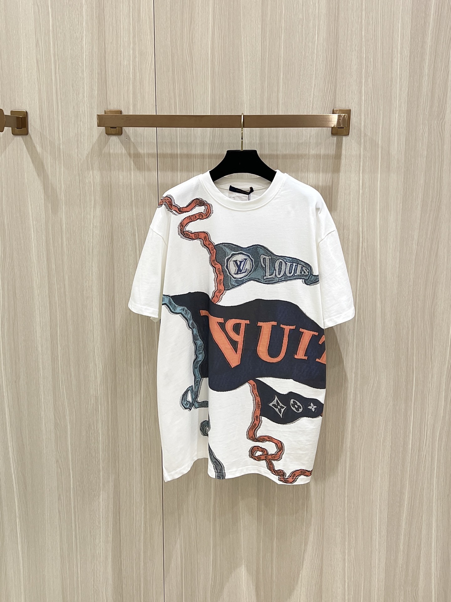 Louis Vuitton 25SS Graffiti Embroidered Cotton T-Shirt - Runway Collection 2 i1758740835126 8588 0 0