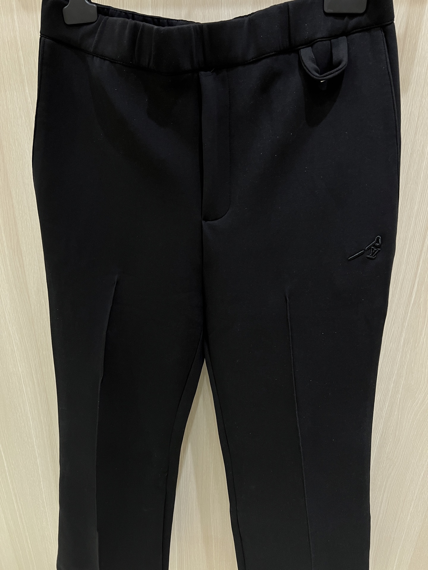 Louis Vuitton Embroidered Space Cotton Trousers: Casual, Comfortable, and Stylish 3 i1758742187356 3087 0 1