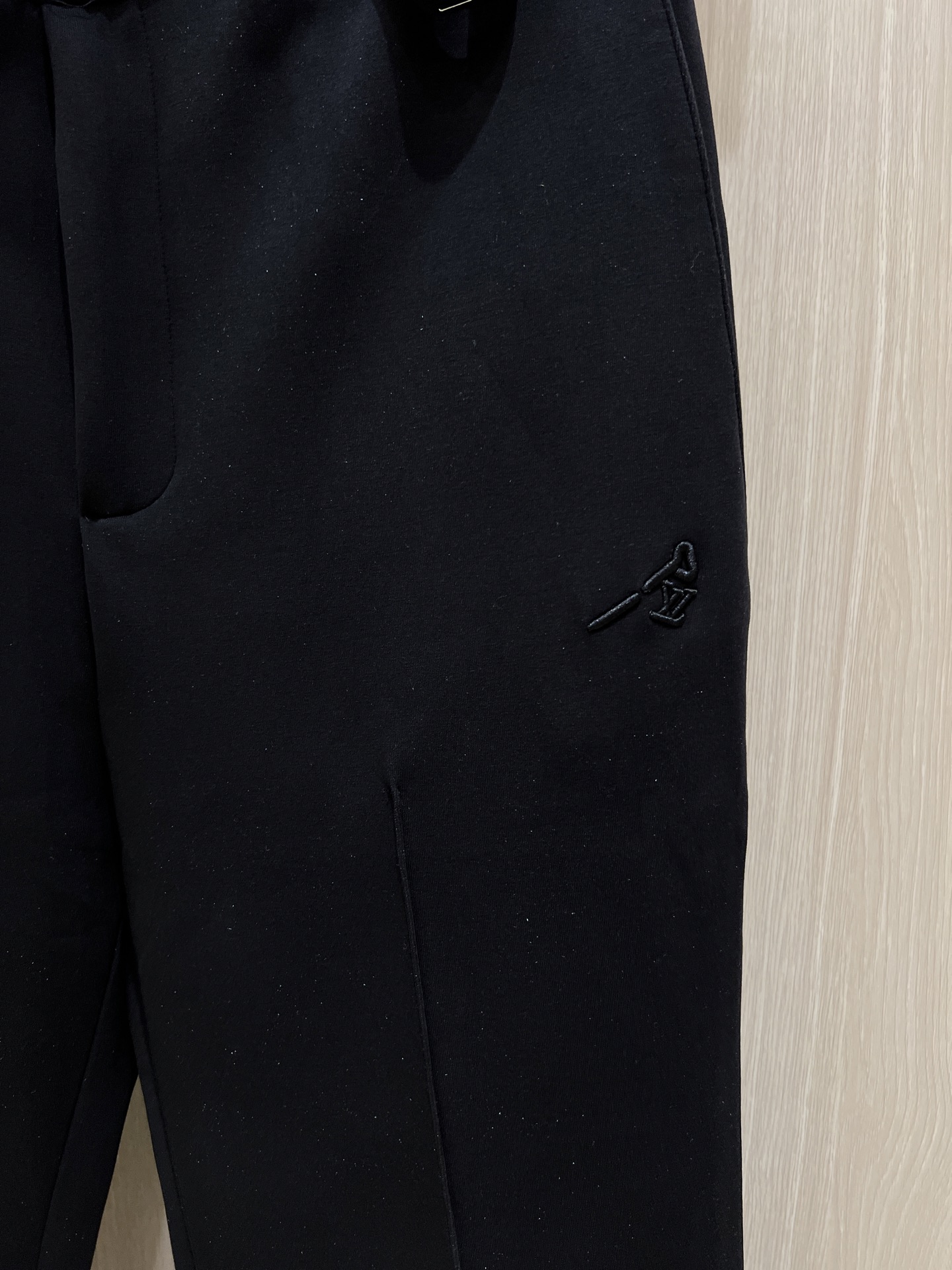 Louis Vuitton Embroidered Space Cotton Trousers: Casual, Comfortable, and Stylish 4 i1758742187373 5631 0 2