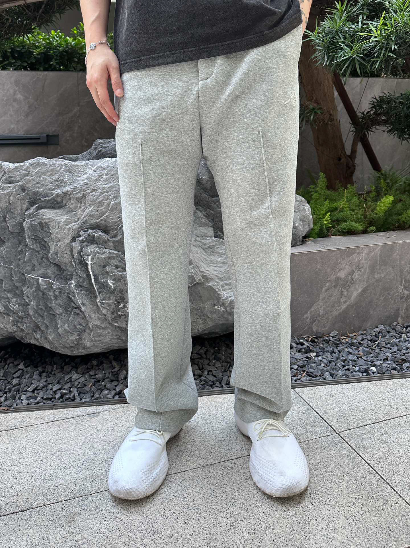 Louis Vuitton Embroidered Pin Space Cotton Trousers - Comfortable & Stylish 9 i1758742245558 1690 0 7