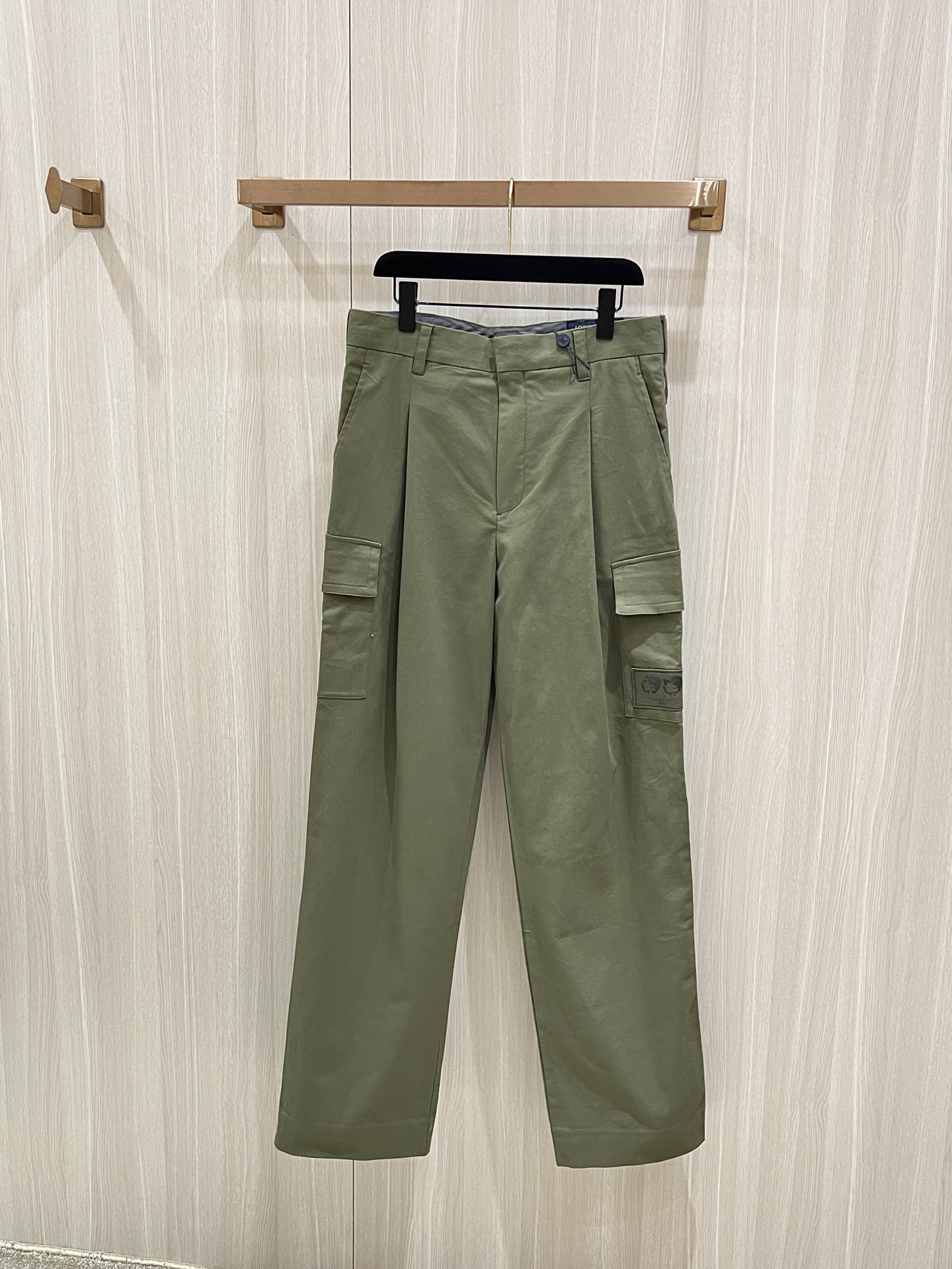 Louis Vuitton Nigo Series 3D Embroidered Pocket Cargo Pants - Stylish & Functional 2 i1758742947157 5990 0 0