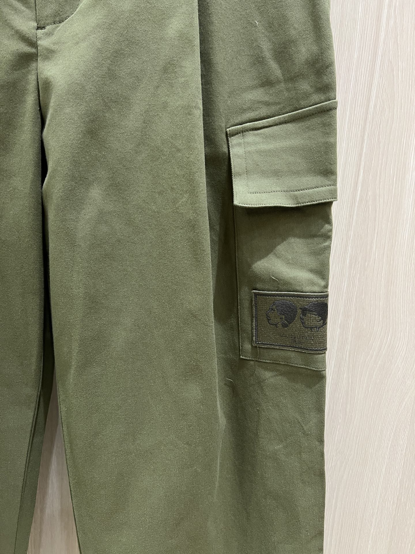 Louis Vuitton Nigo Series 3D Embroidered Pocket Cargo Pants - Stylish & Functional 4 i1758742947249 9377 0 2