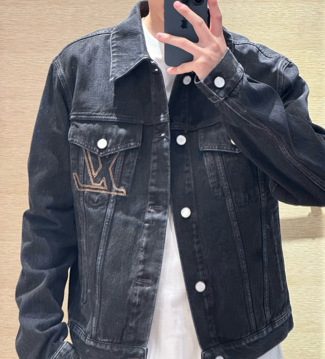 Louis Vuitton Pearl Button Denim Jacket & Jeans Set - Chic & Stylish 10 i1759398009791 3847 0 8