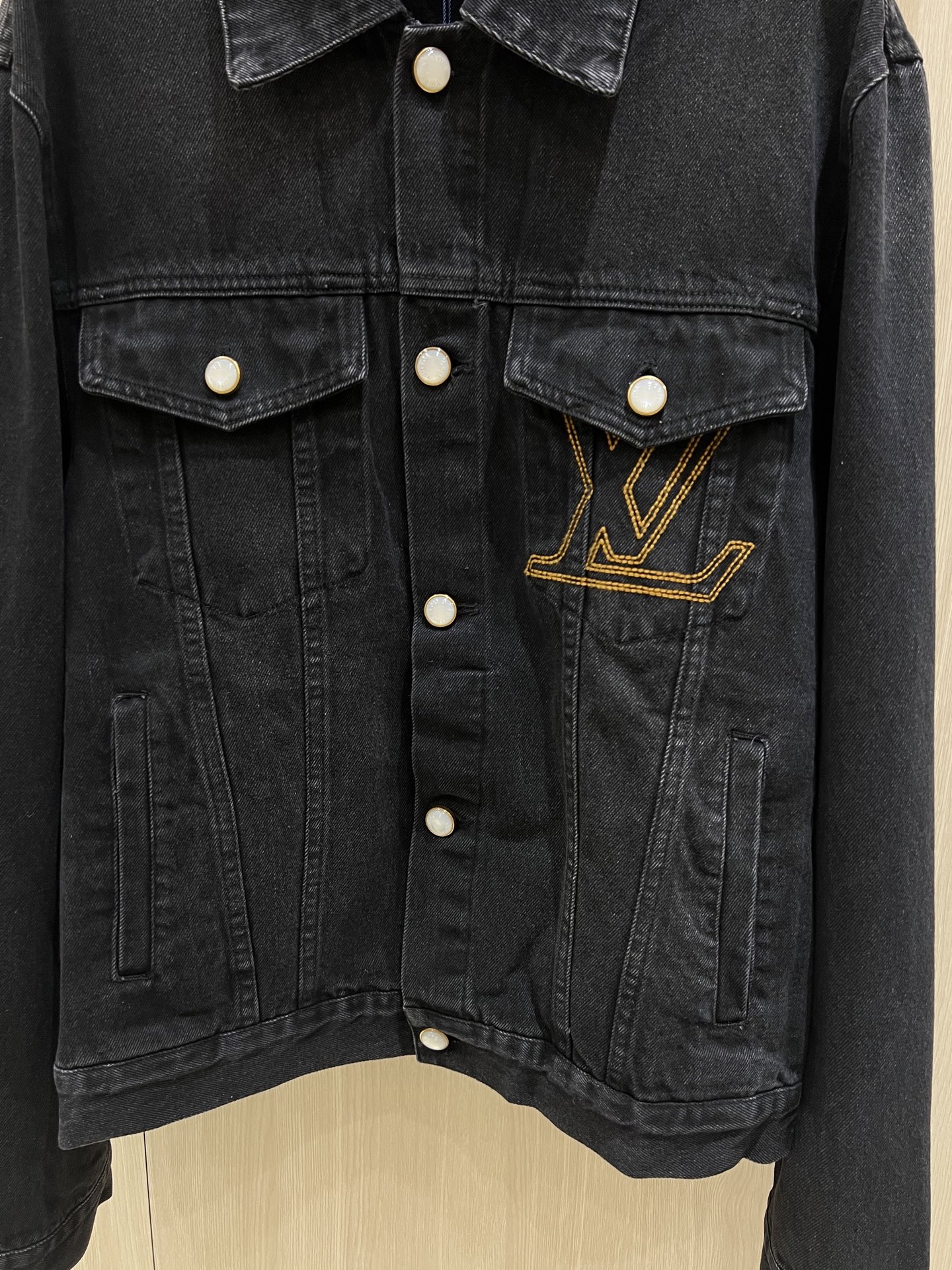 Louis Vuitton Pearl Button Denim Jacket & Jeans Set - Chic & Stylish 5 i1759398011777 9579 0 2