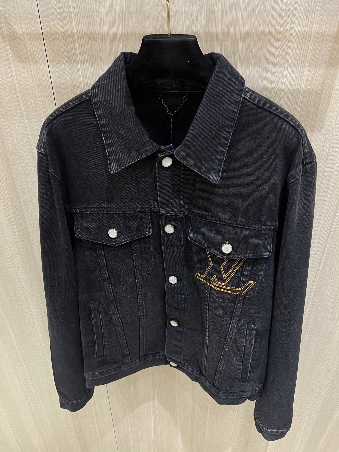 Louis Vuitton Pearl Button Denim Jacket & Jeans Set - Chic & Stylish 3 i1759398011861 6942 0 0