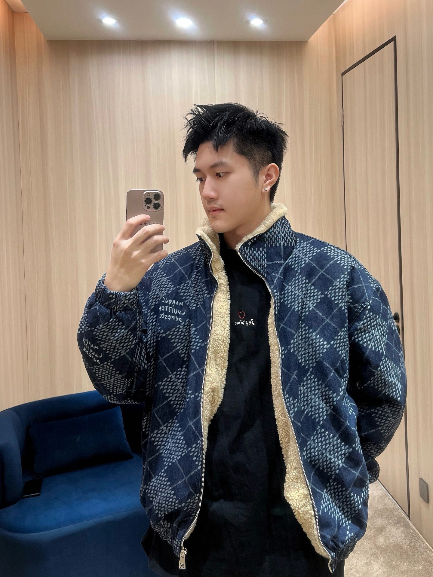 Louis Vuitton 25SS Dog Series Cashmere Denim Jacket - Collector's Edition 9 i1760173051334 7500 0 7