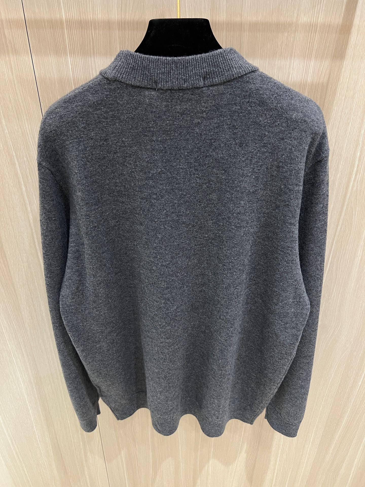 Gucci Embroidered Logo Wool Sweater: Unisex Style, Soft & Warm - S to L 7 i1763491823439 999 0 5