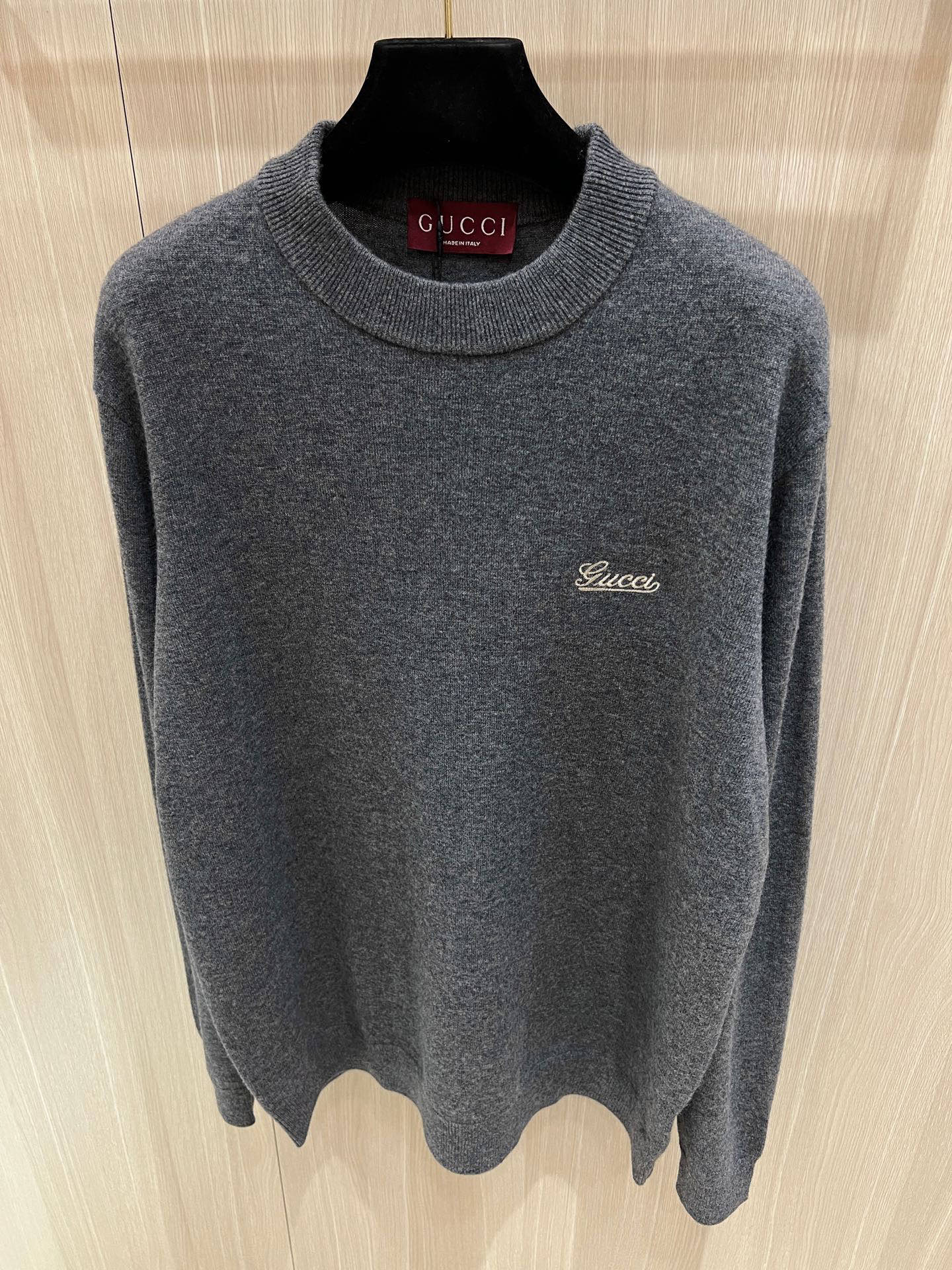 Gucci Embroidered Logo Wool Sweater: Unisex Style, Soft & Warm - S to L 3 i1763491823441 4627 0 1