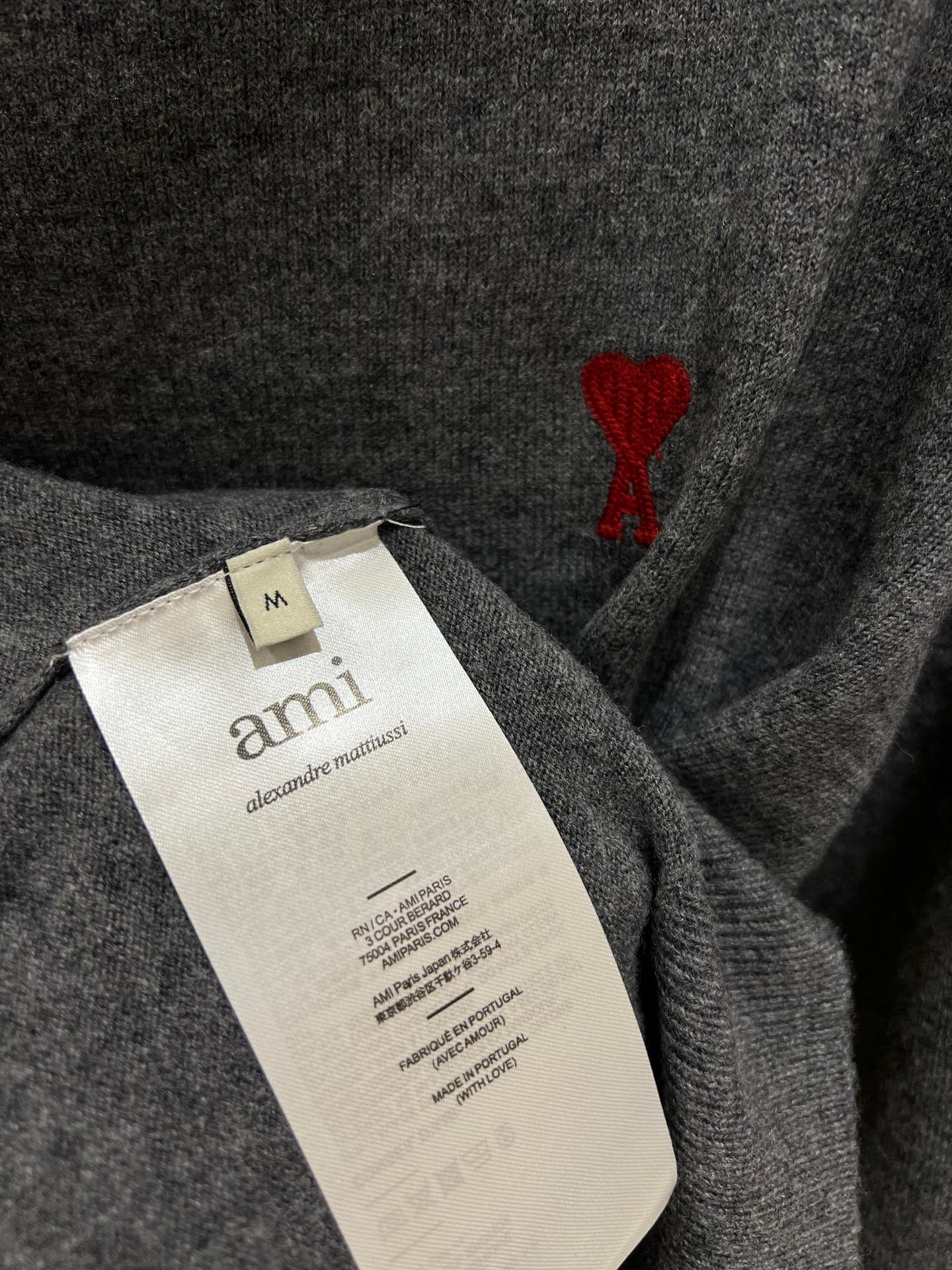 Ami Heart Wool Sweater: Unisex Warmth & Style for Fall/Winter - Gray/Black 5 i1763493461945 6991 0 3