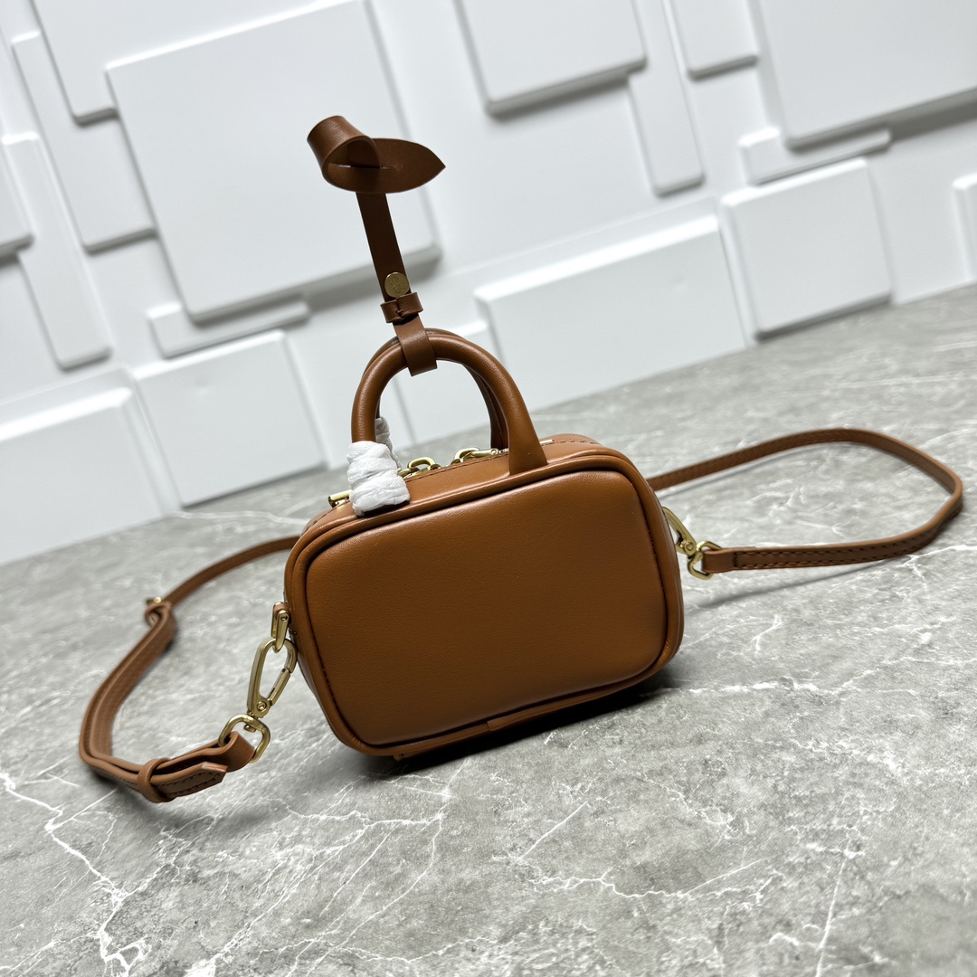 Louis Vuitton Haute Couture Classic Luxury Handbag Shoulder Crossbody 4