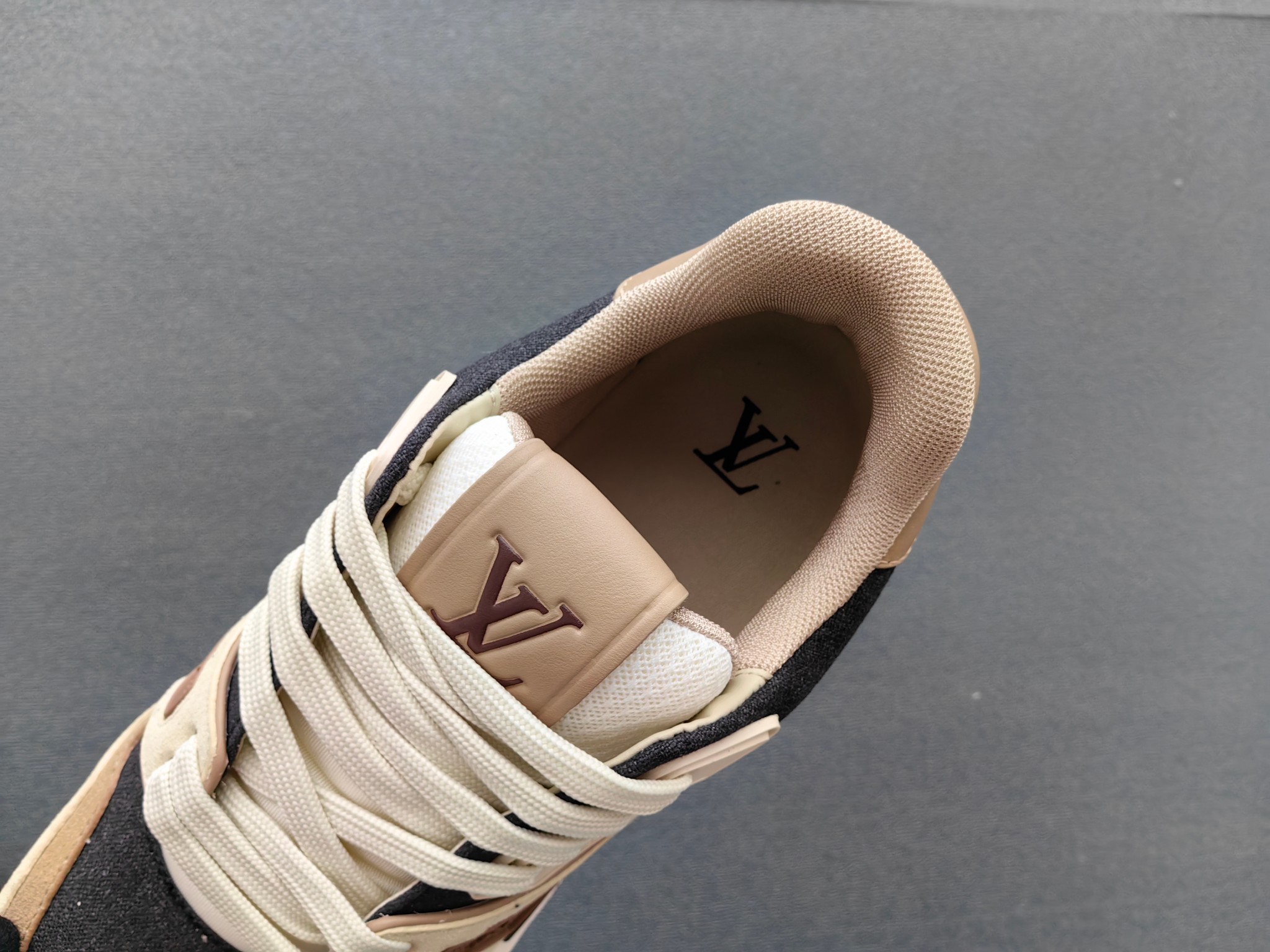 Louis Vuitton - Sneakers