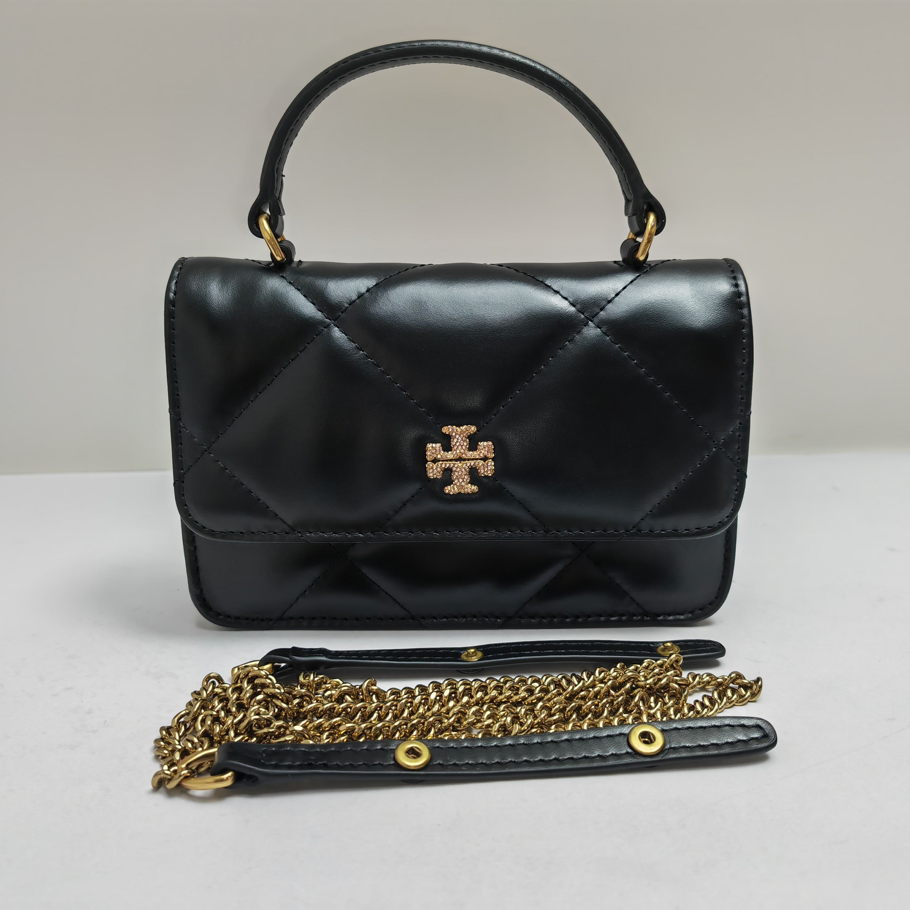 Tory Burch ～ 黑色 Kira 菱格纹迷你手提链条钱夹 头层皮质 纵延菱格纹理 蓬松如云 勾勒多元廓形
