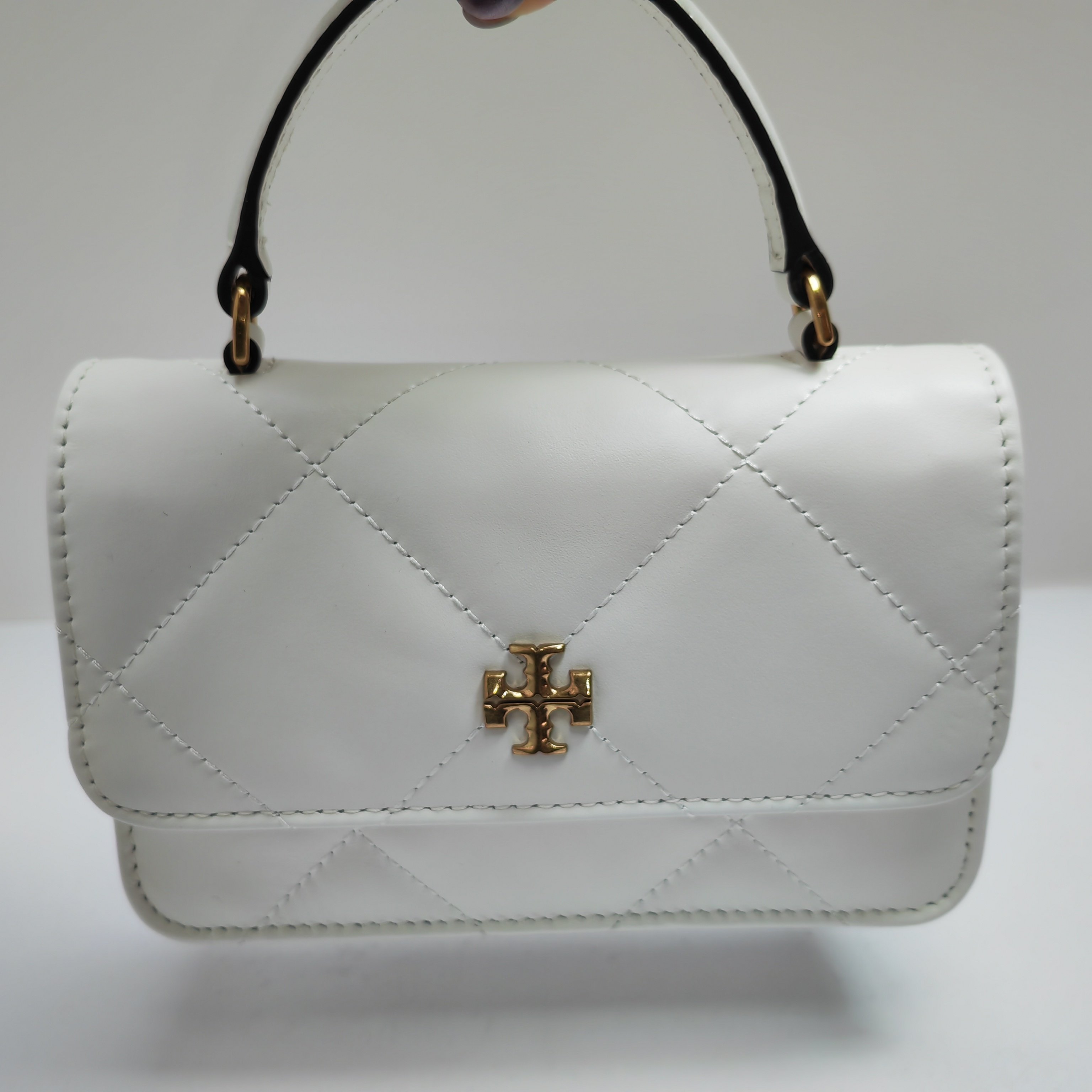 Tory Burch ～ 158326 白色 Kira 菱格纹迷你手提链条钱夹 头层皮质 纵延菱格纹理