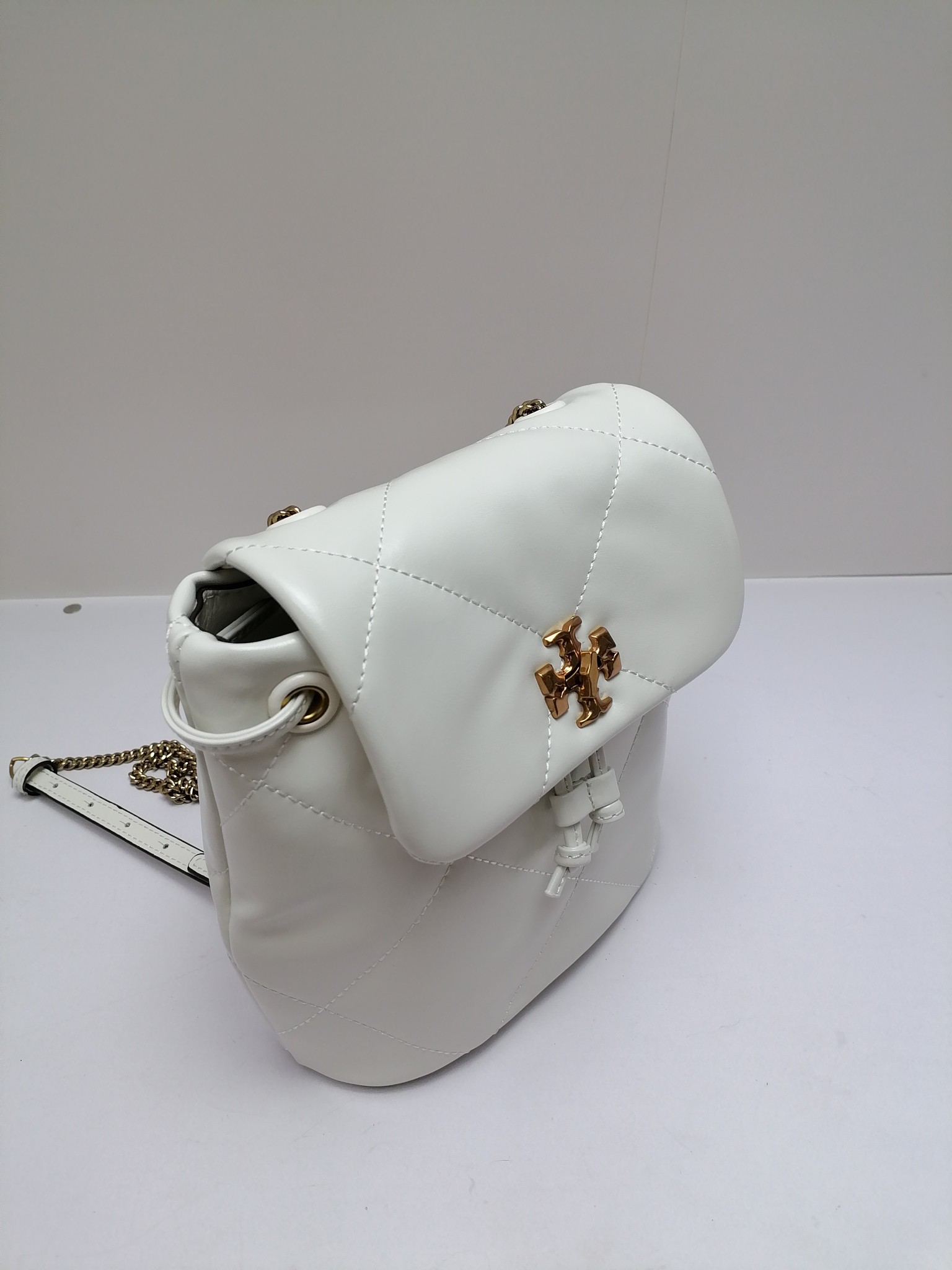Tory Burch ​菱格纹绗缝 工艺 立体感强 又 触感柔软细腻 耐用性超棒 背携方式超灵活 可调节链条肩带