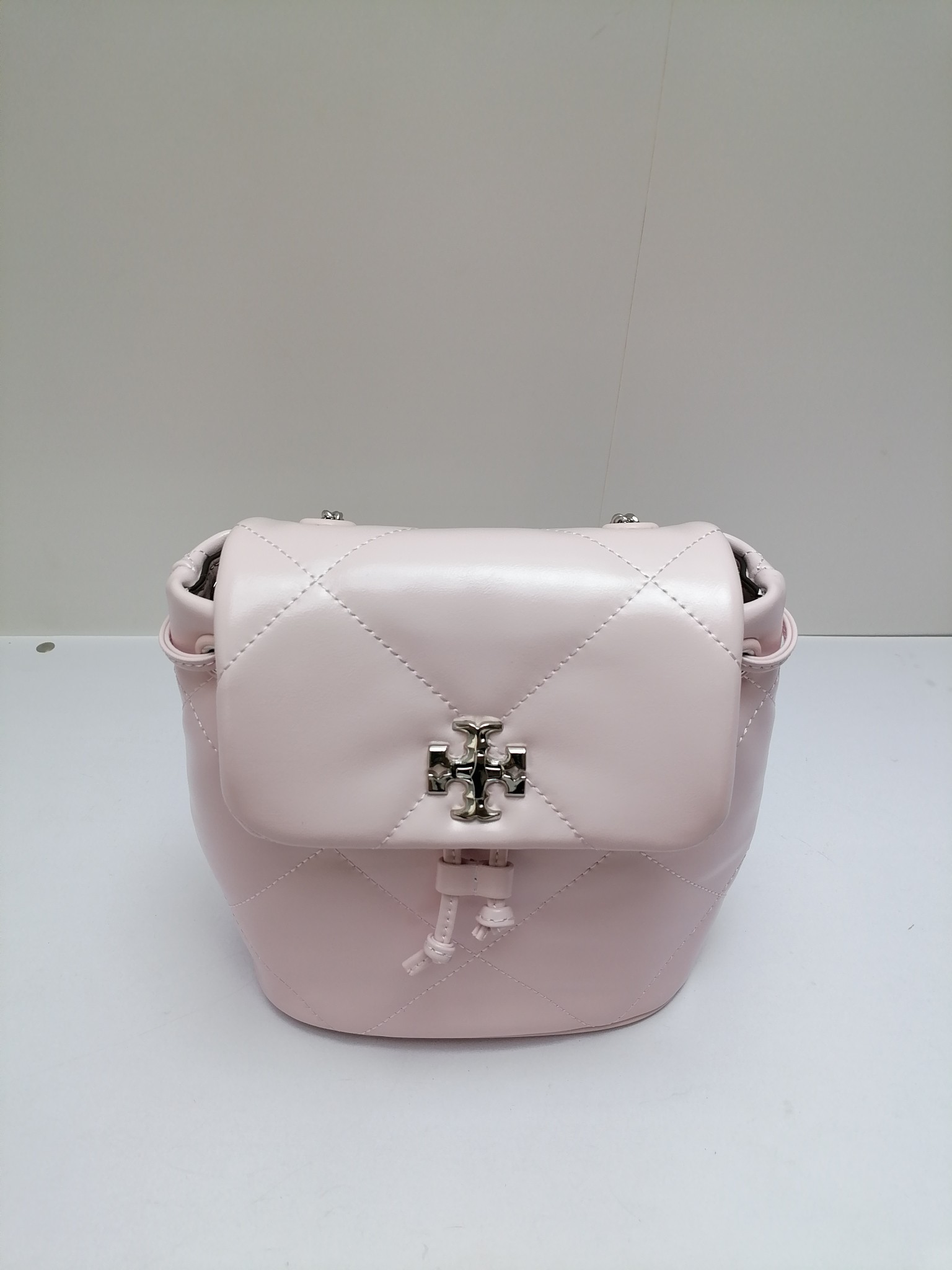 Tory Burch ​菱格纹绗缝 工艺 立体感强 又 触感柔软细腻 耐用性超棒 背携方式超灵活 可调节链条肩带