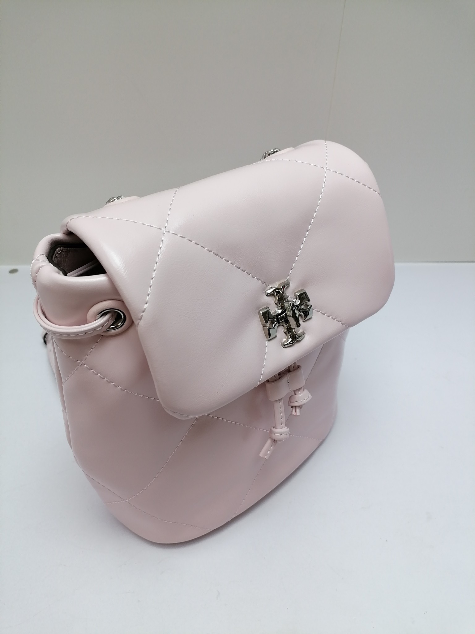 Tory Burch ​菱格纹绗缝 工艺 立体感强 又 触感柔软细腻 耐用性超棒 背携方式超灵活 可调节链条肩带