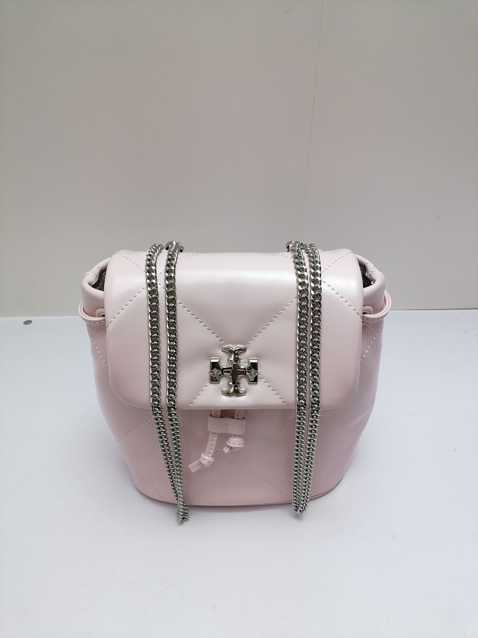Tory Burch ​菱格纹绗缝 工艺 立体感强 又 触感柔软细腻 耐用性超棒 背携方式超灵活 可调节链条肩带
