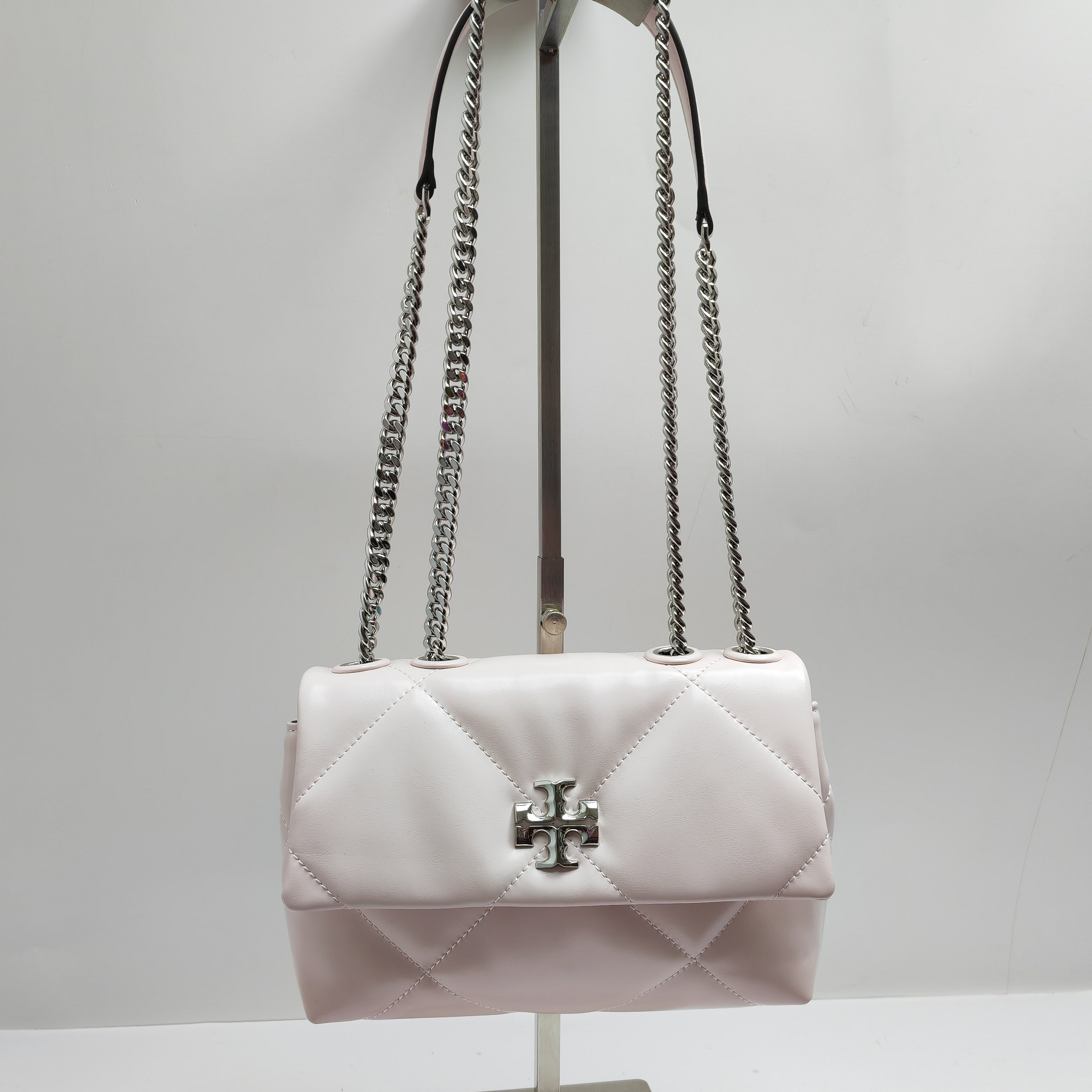 Tory Burch ～154706Kira 小号两用肩背包 透过蓬松的菱形绗缝设计 在 廓形上焕现立体质感