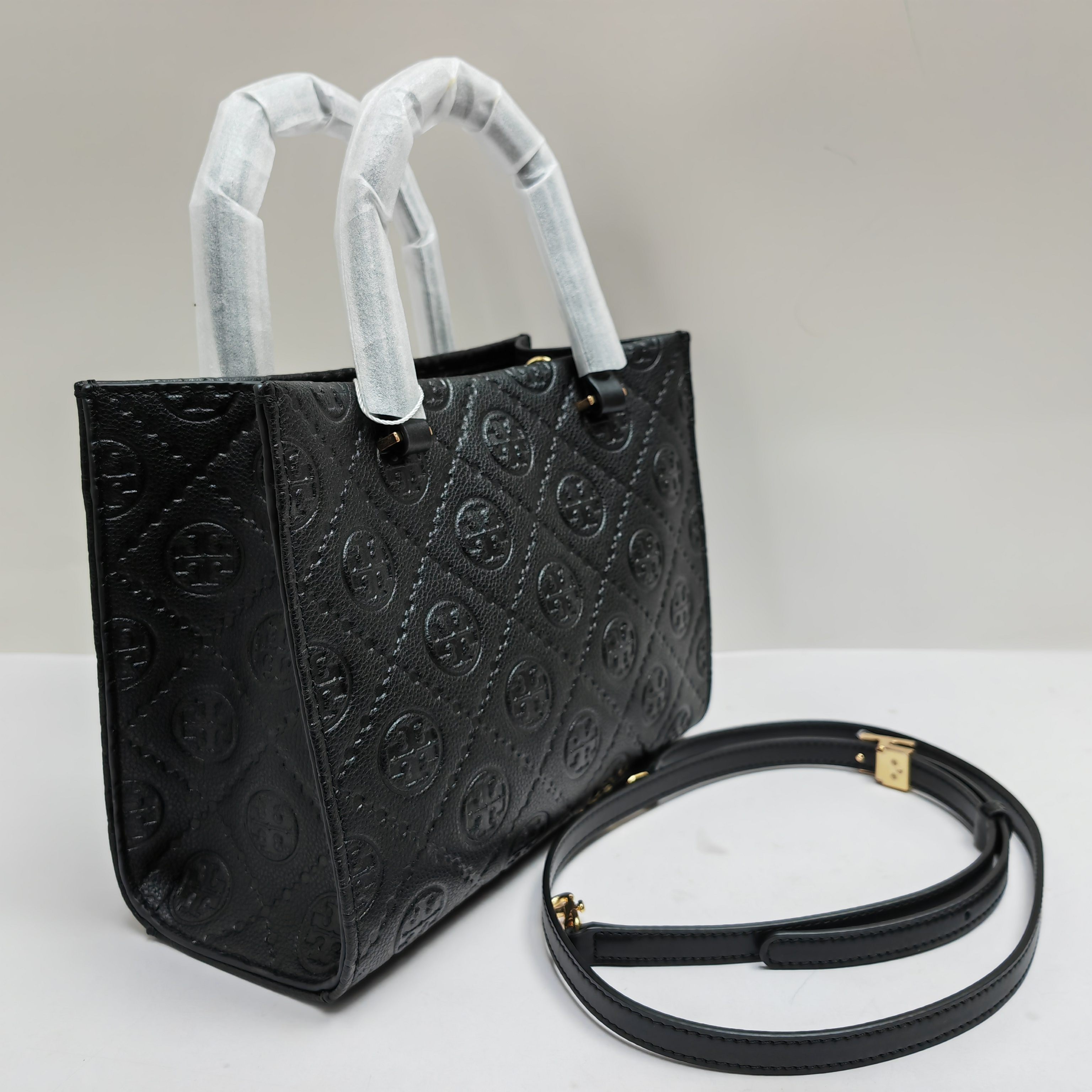 Tory Burch TB新款、 手提斜挎包搭配压花皮革 魅力隽永又风格独具 牛皮手提托特包 配有可拆卸斜挎背带