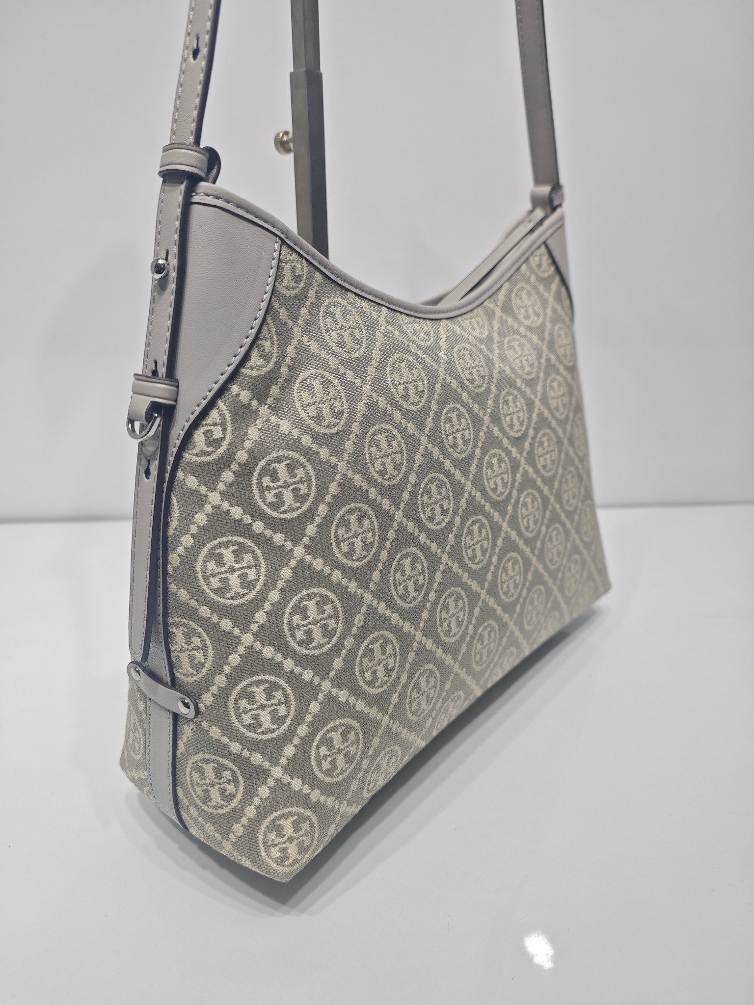 Tory Burch Tory Burch灰色老花Hobo包 双T老花提花织物+牛皮革拼接 轻便耐磨