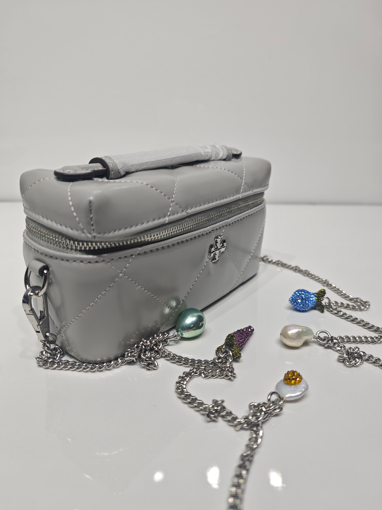 Tory Burch 新款到货 Tory Burch｜ kira化妆包宝石钻石链款