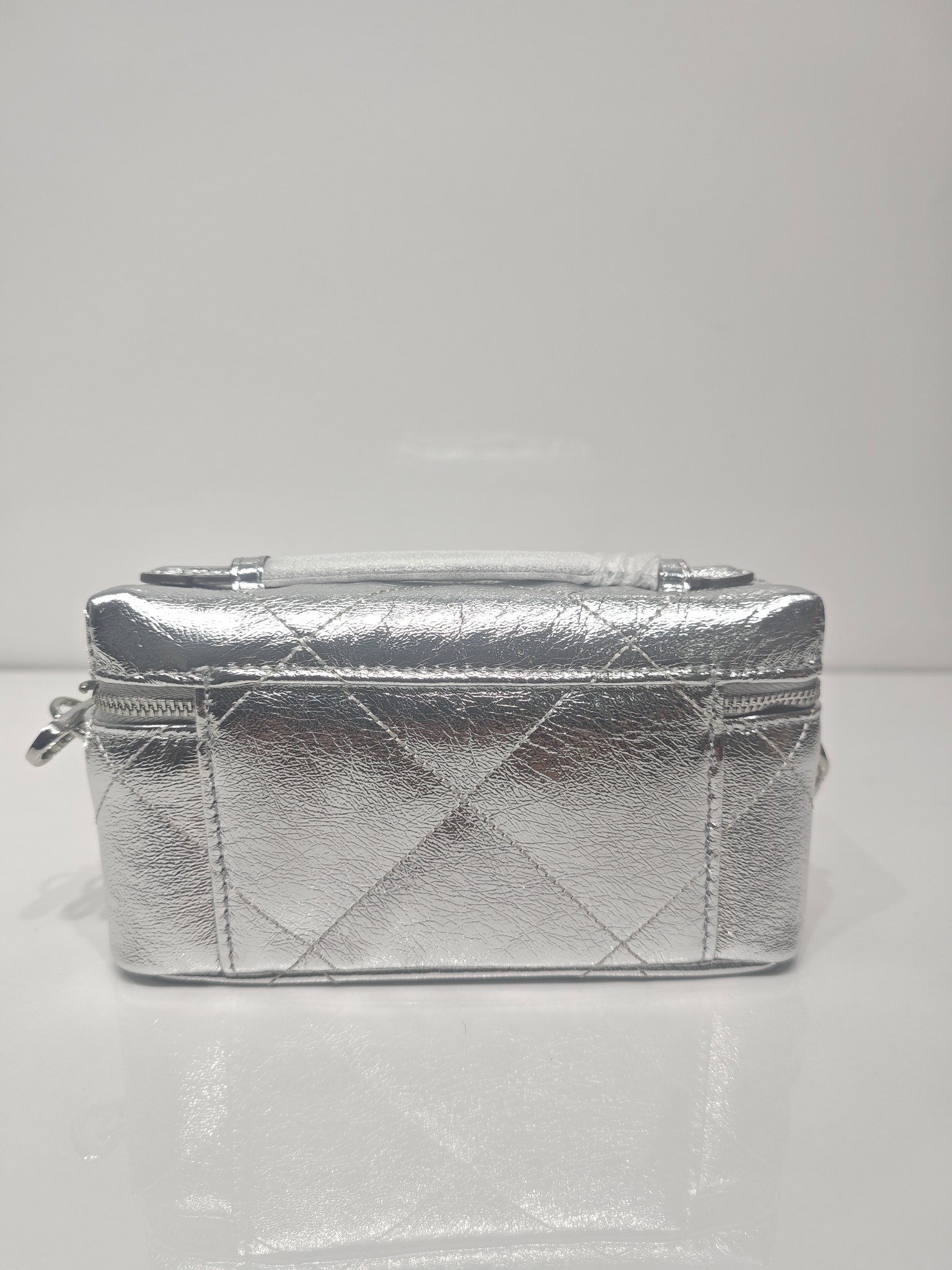 Tory Burch 银色Kira盒子包新颜色，未来感十足 偏号 159
