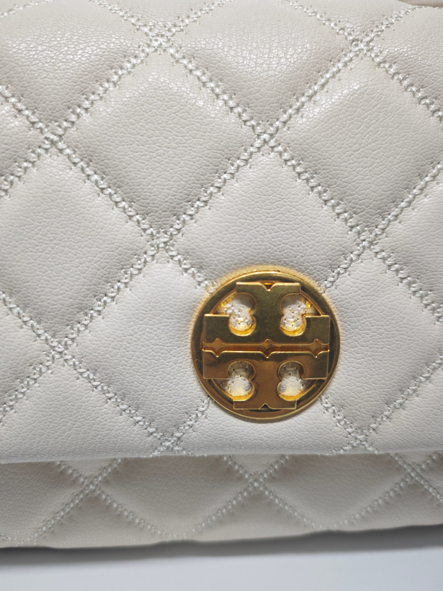 Tory Burch Willa系列大号奶油白链条包