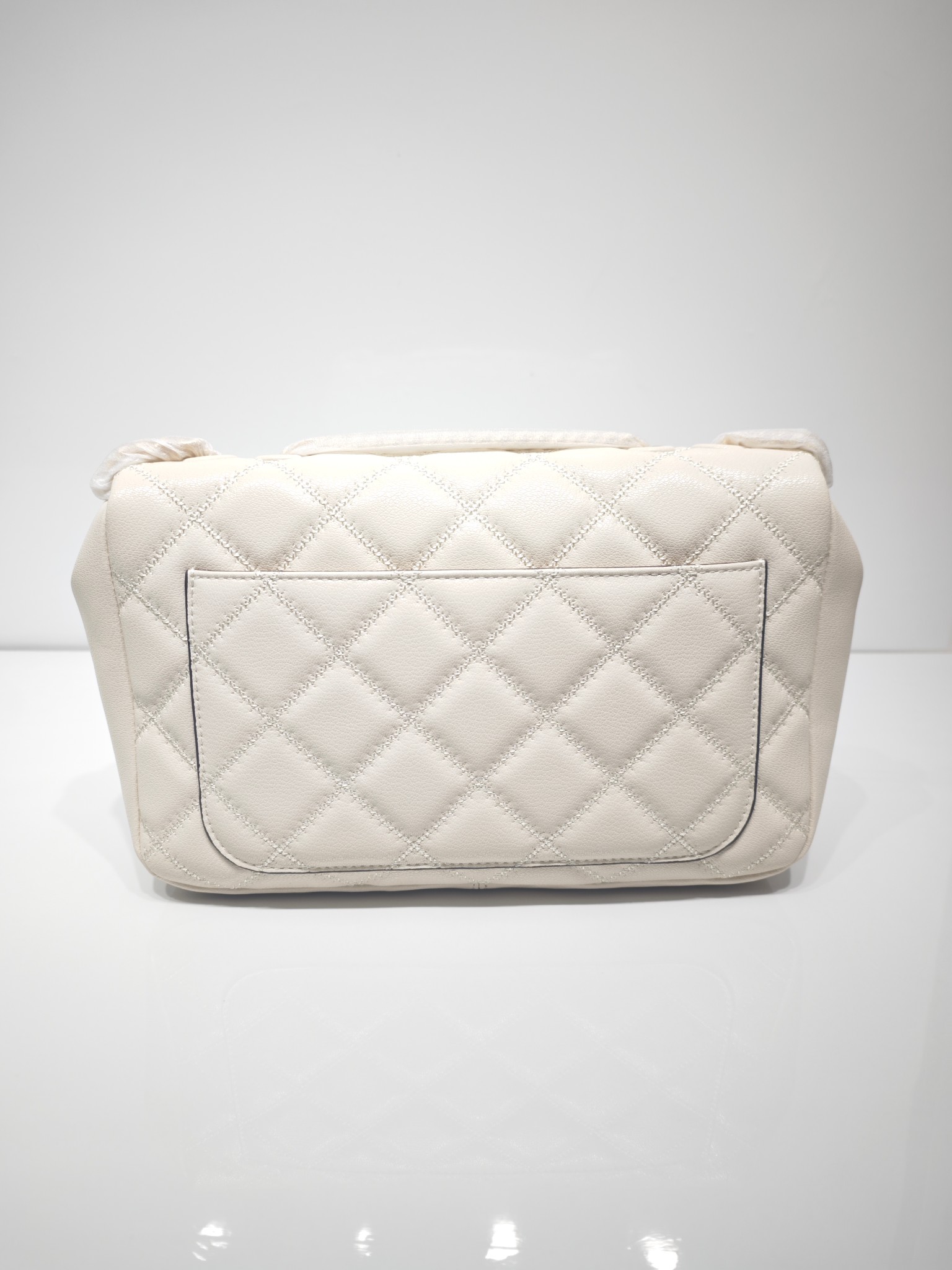 Tory Burch Willa系列大号奶油白链条包
