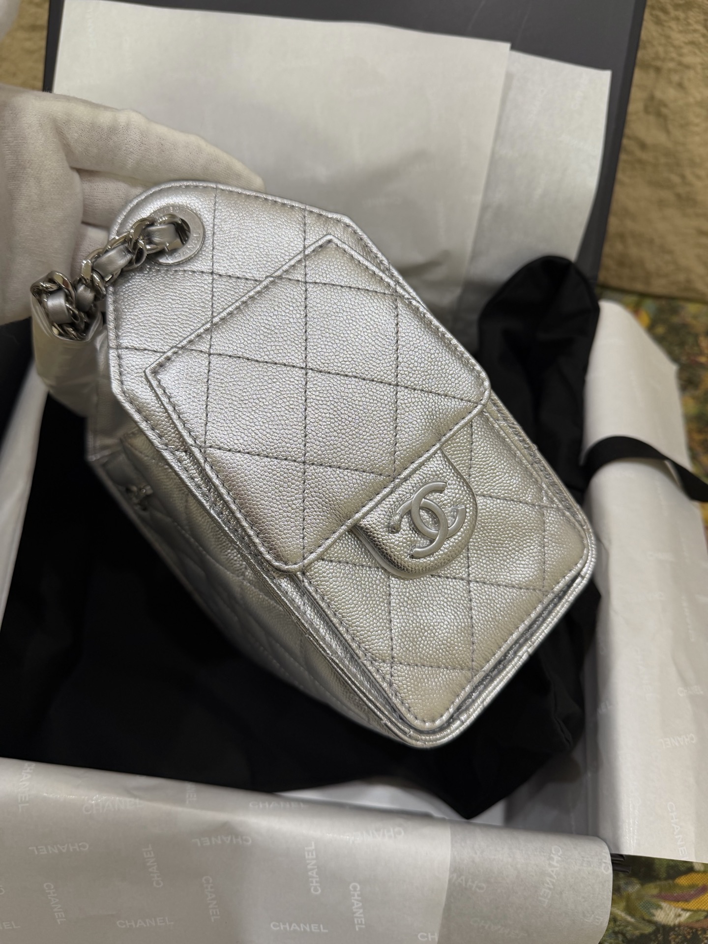 Сумка Chanel с тиснёным узором