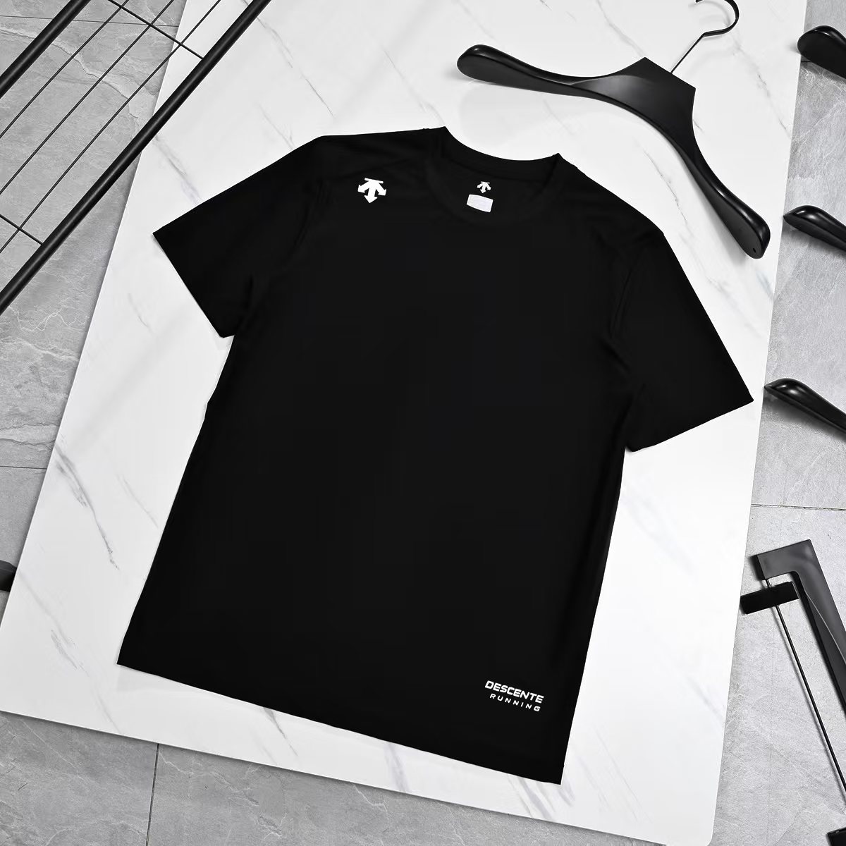 Alternative view of T-Shirt 08682
