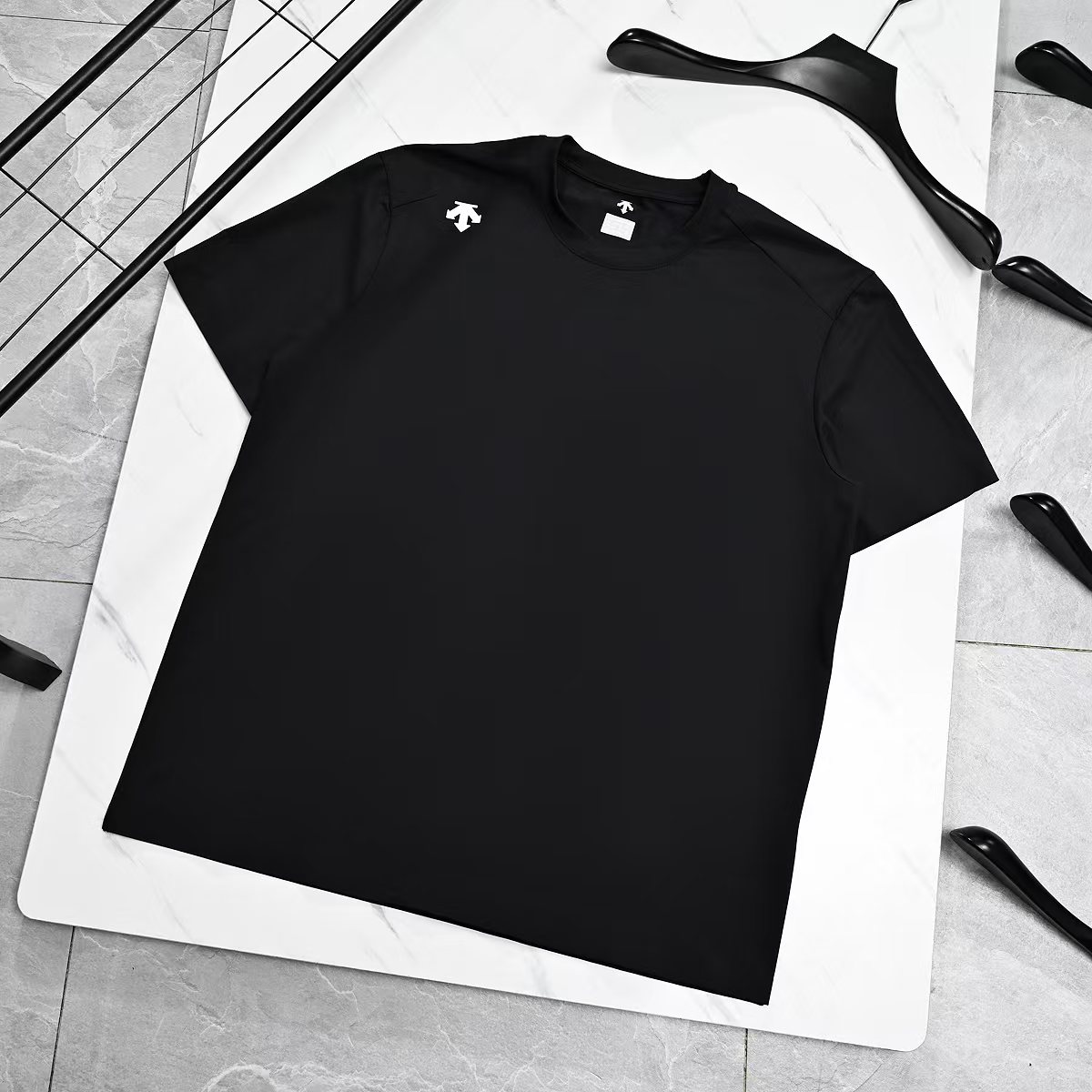 Alternative view of T-Shirt 08680