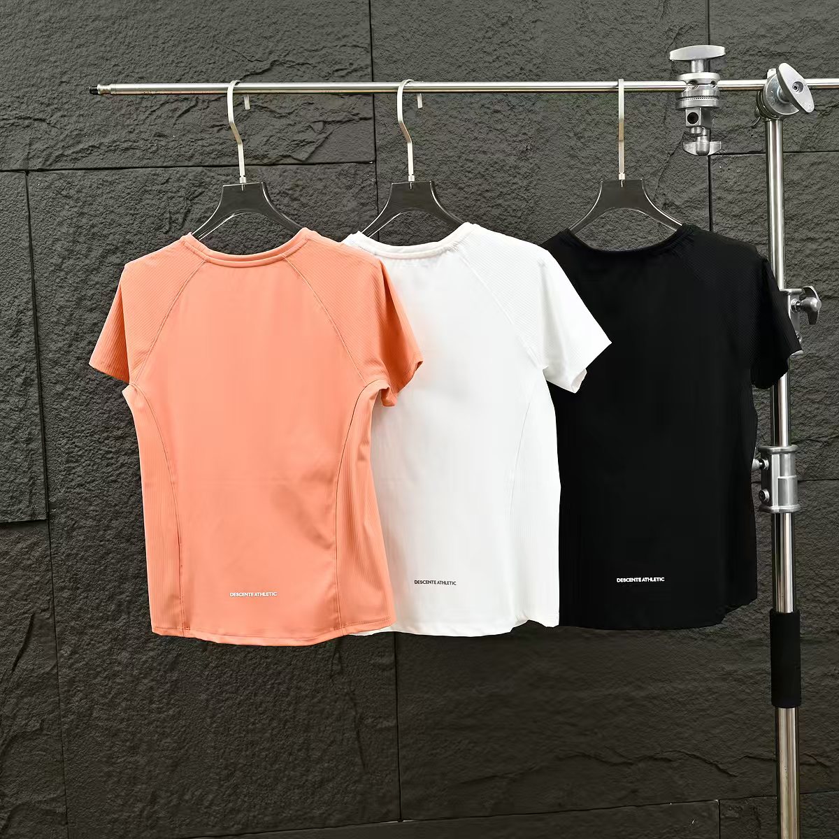 Alternative view of T-Shirt 08673