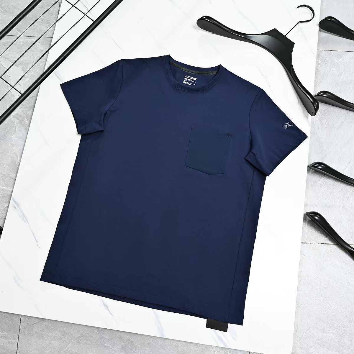Alternative view of T-Shirt 08664