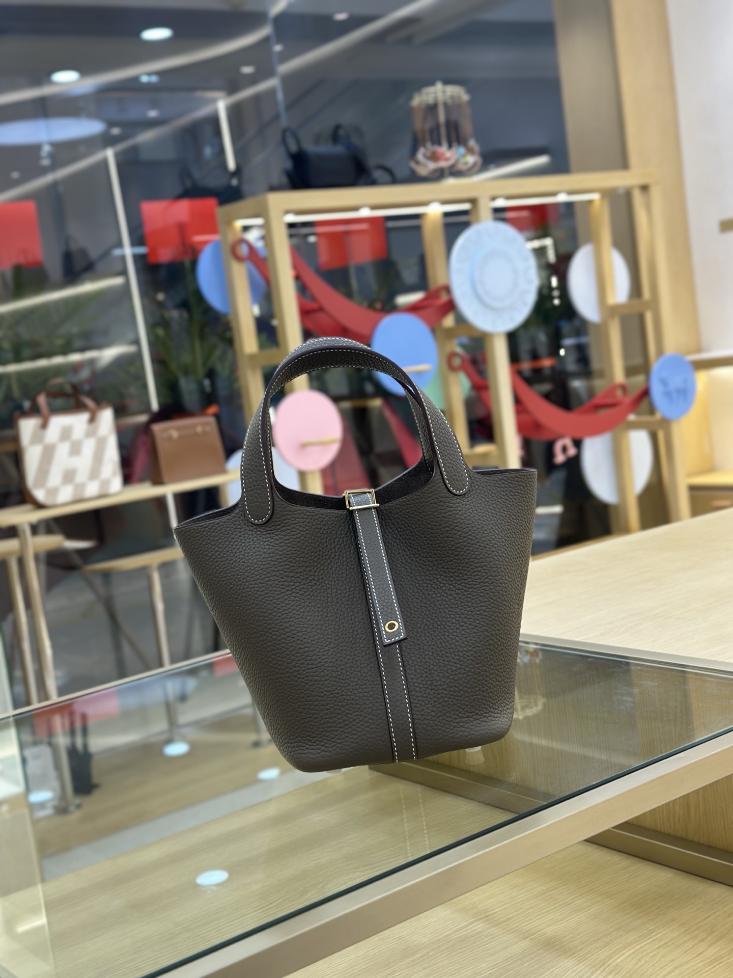 NO:698253,Vegetable basket icotin...18cm imported TC leather elephant gray gold buckle wax thread hand sewing Hermes, Hermes, hermes, Hermes,19860909菜篮子icotin...18cm 进口TC皮 大象灰金扣 蜡线手缝 爱马仕,爱马仕,hermes,Hermes,,Bag