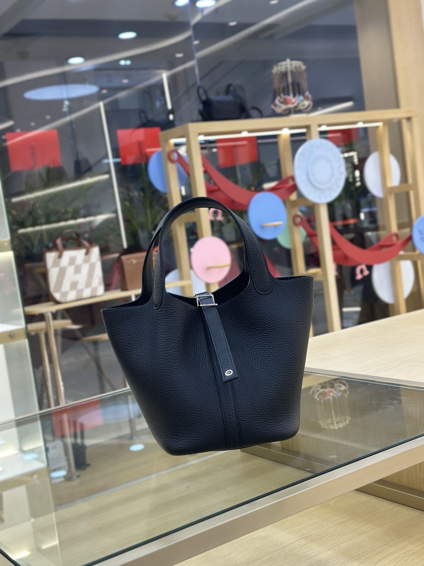 NO:698273,Vegetable basket icotin...18cm imported TC leather black silver buckle wax thread hand sewing Hermes, Hermes, hermes, Hermes,19860909菜篮子icotin...18cm 进口TC皮 黑色 银扣 蜡线手缝 爱马仕,爱马仕,hermes,Hermes,,Bag