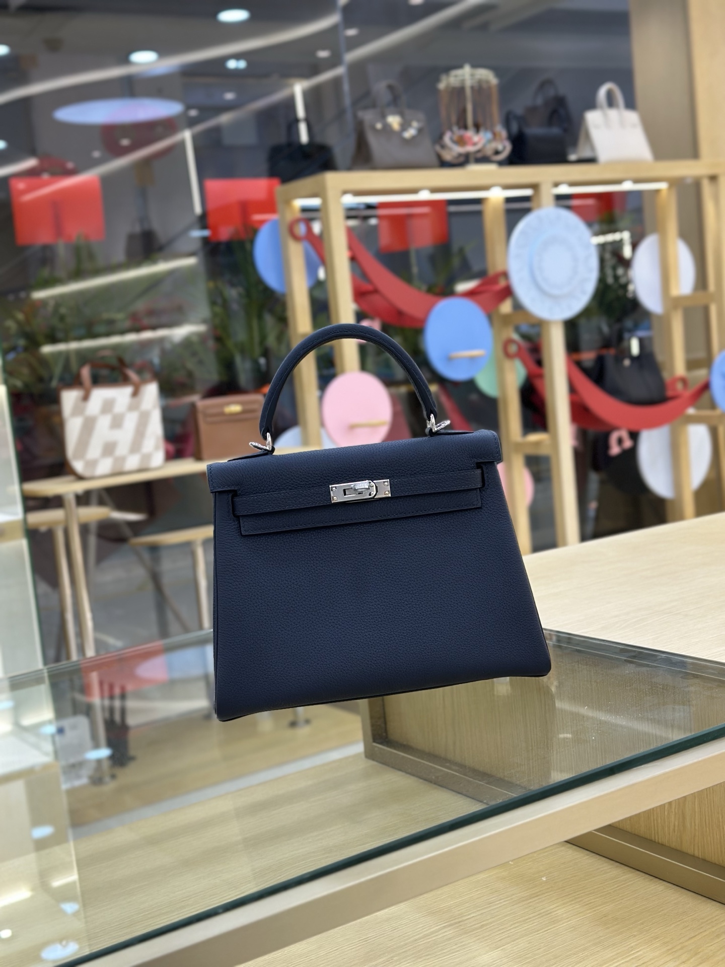 NO:698121,Fully handmade Kelly 25cm imported Togo leather wax thread. Dark blue silver buckle, Hermes, Hermes, Hermes,19860909全手工现货Kelly 25cm 进口Togo皮 蜡线.深蓝色银扣,爱马仕,hermes,Hermes,,Bag